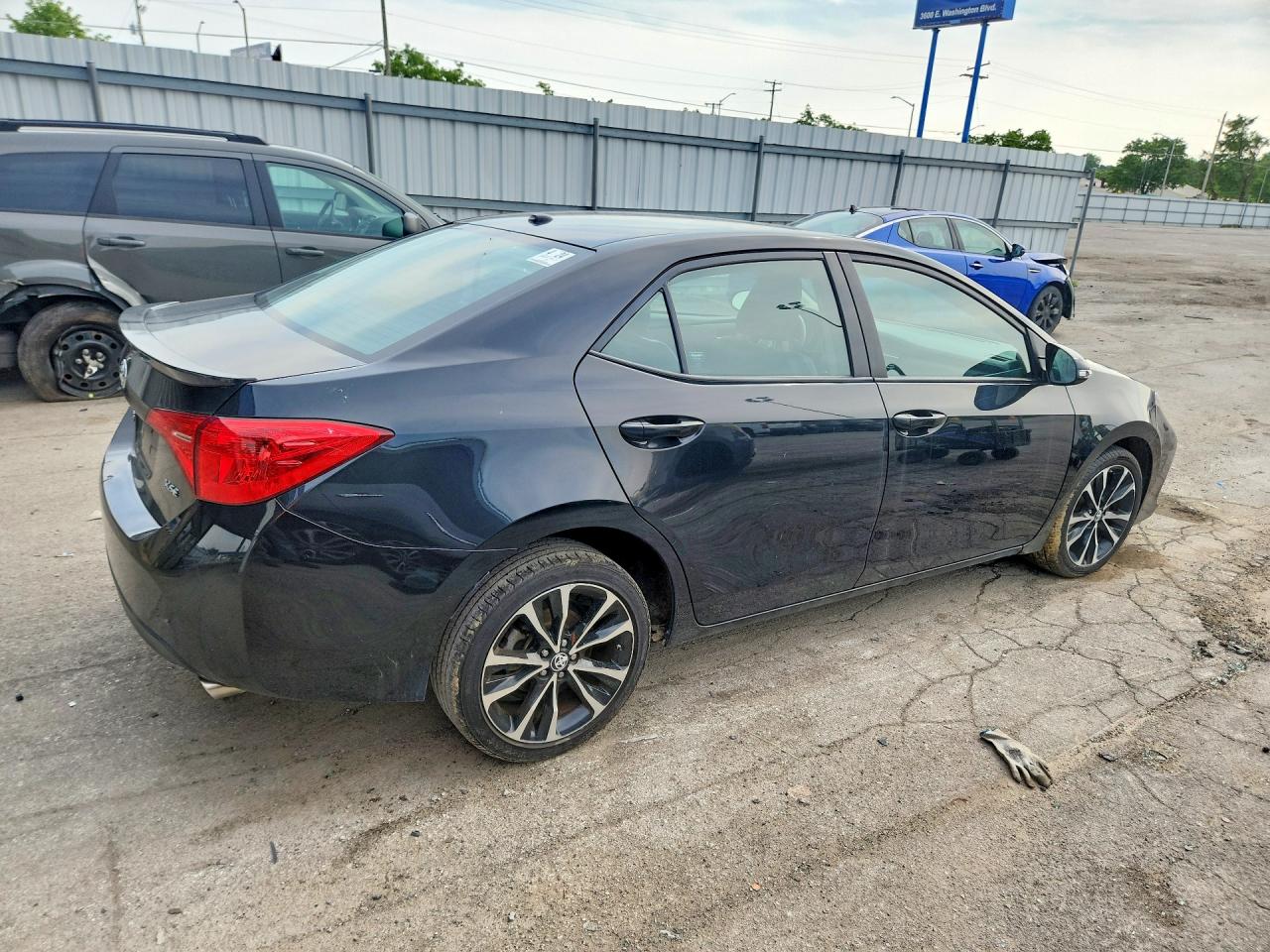 2017 TOYOTA COROLLA