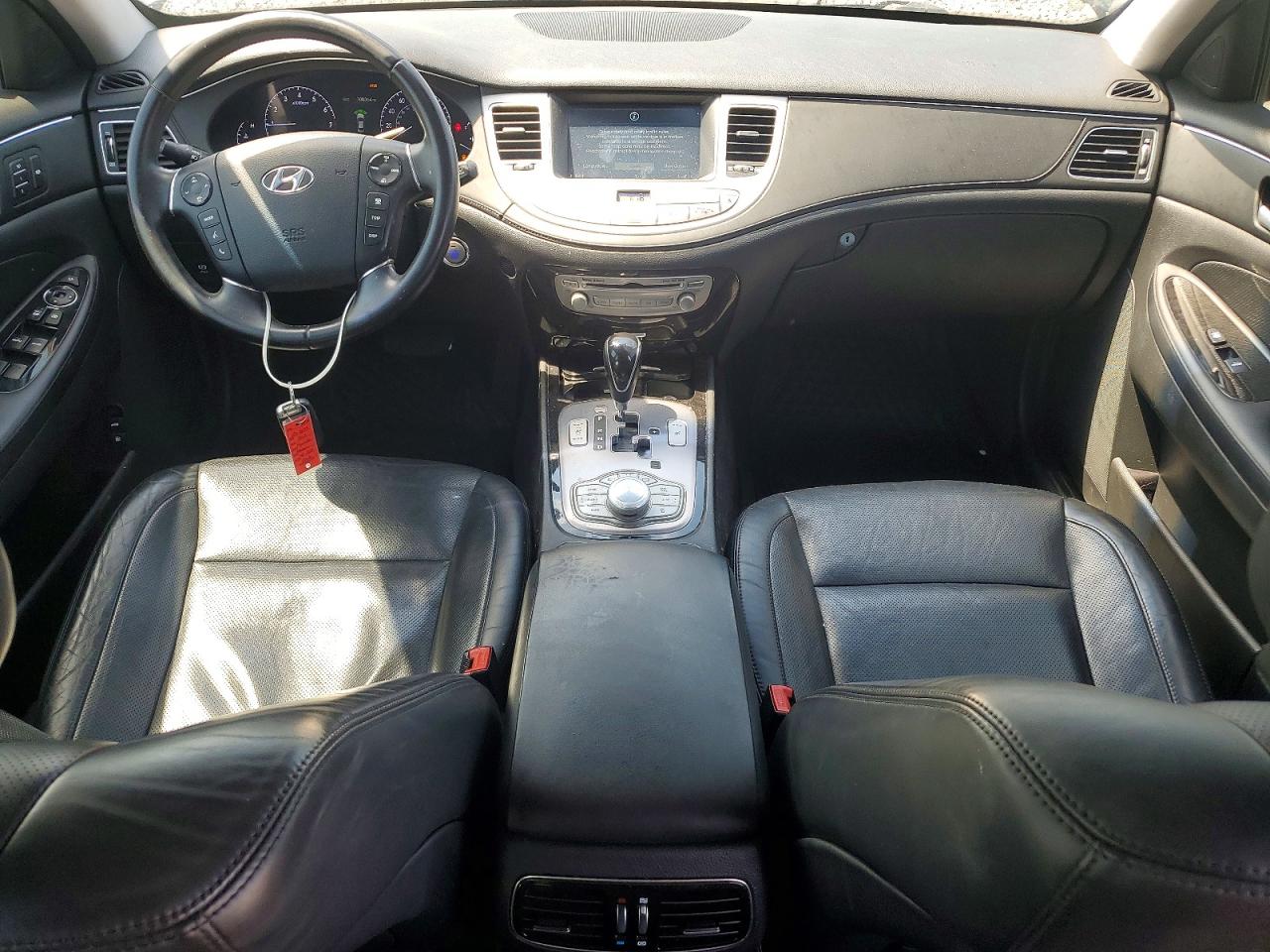 2013 HYUNDAI GENESIS