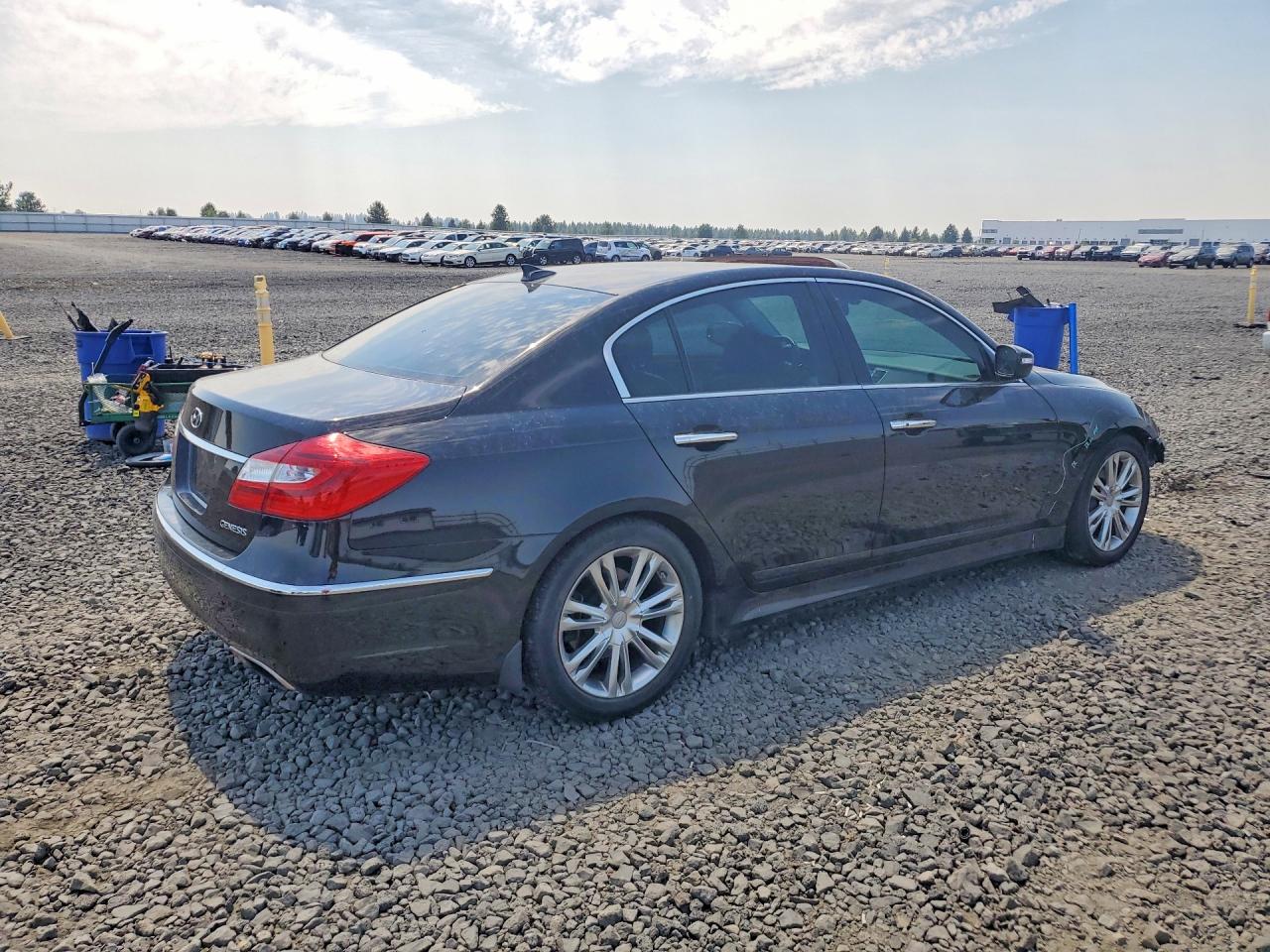 2013 HYUNDAI GENESIS