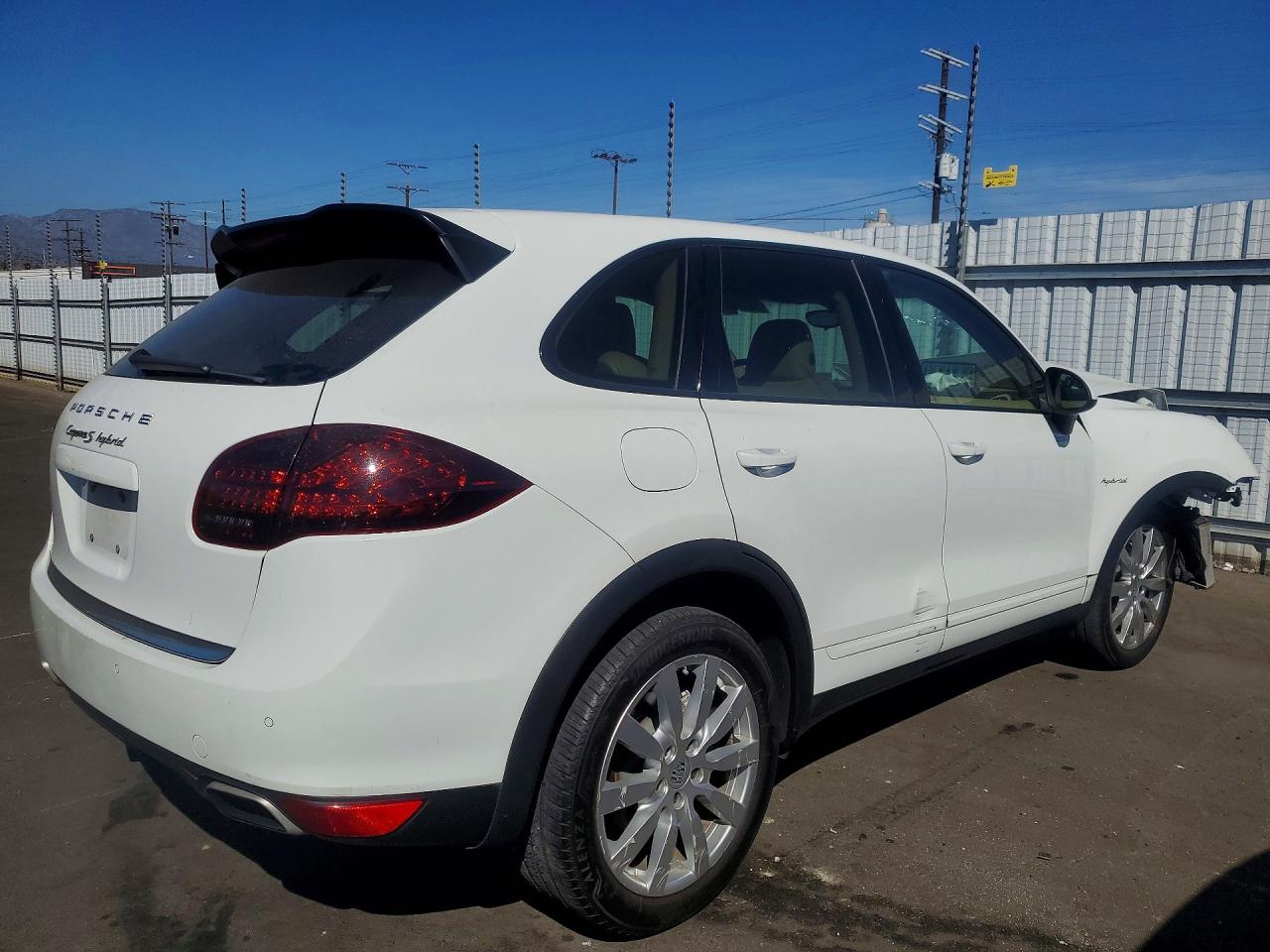 2012 PORSCHE CAYENNE