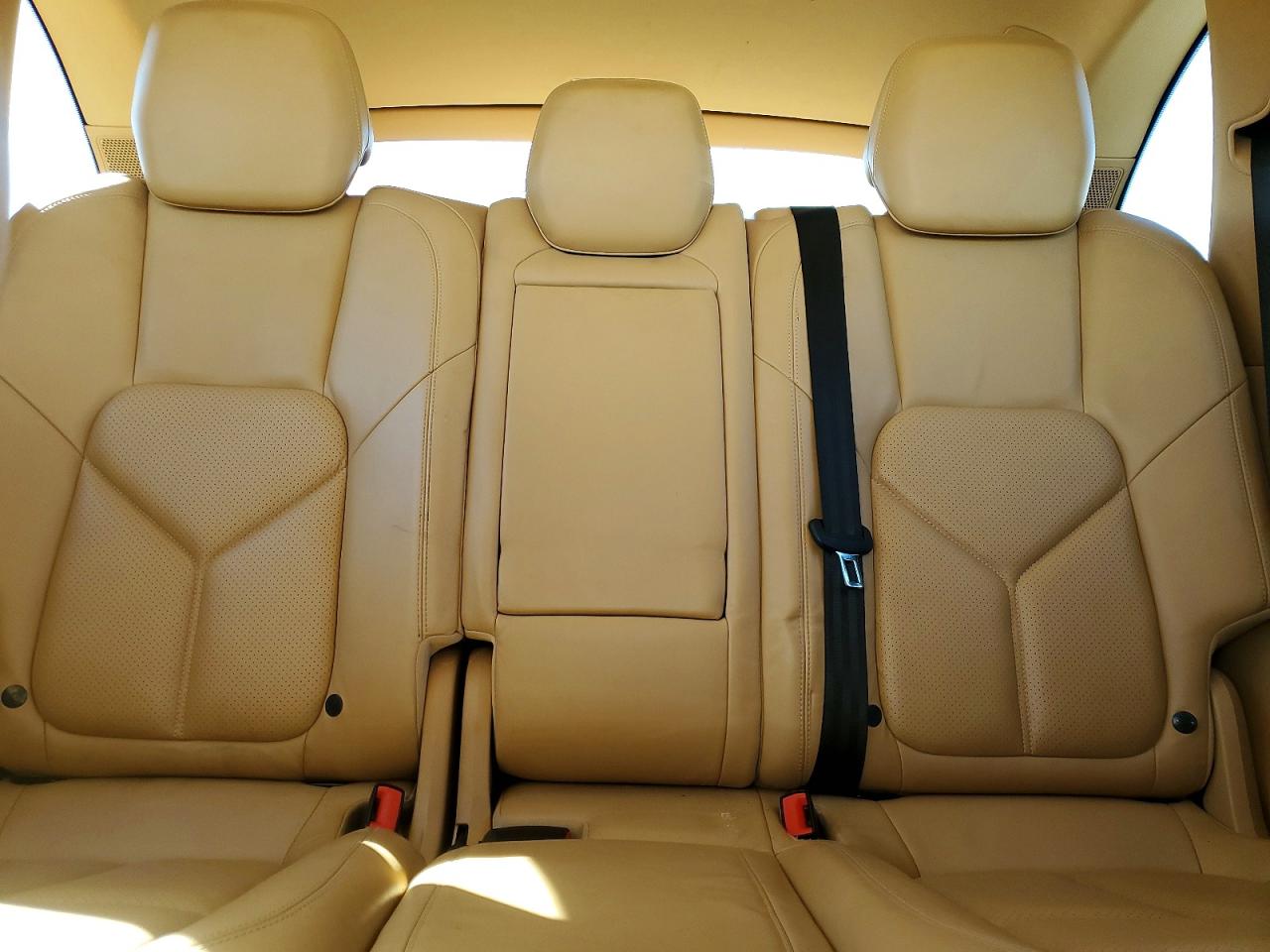 2012 PORSCHE CAYENNE