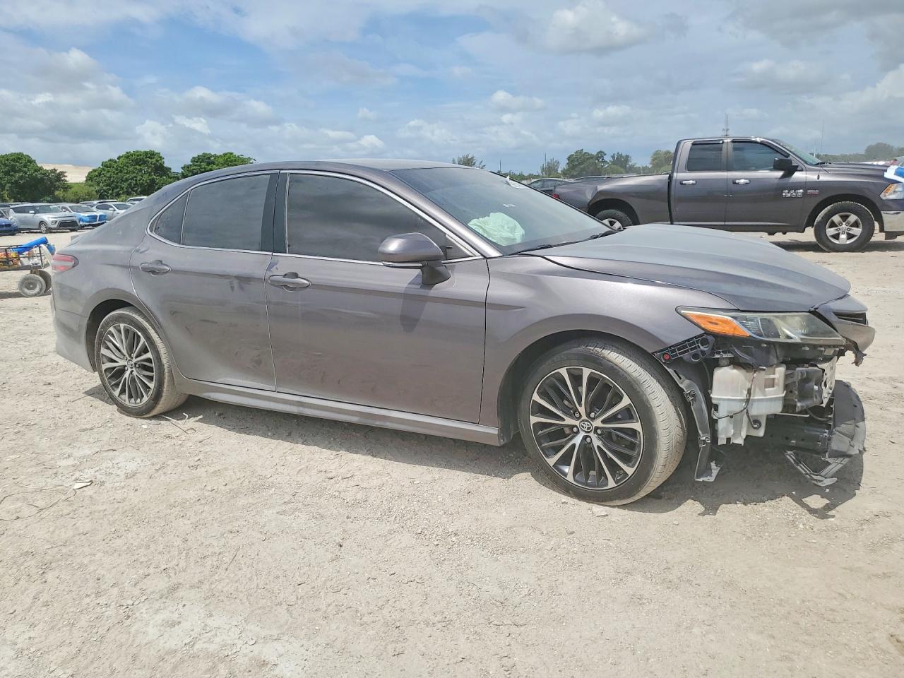 2018 TOYOTA CAMRY