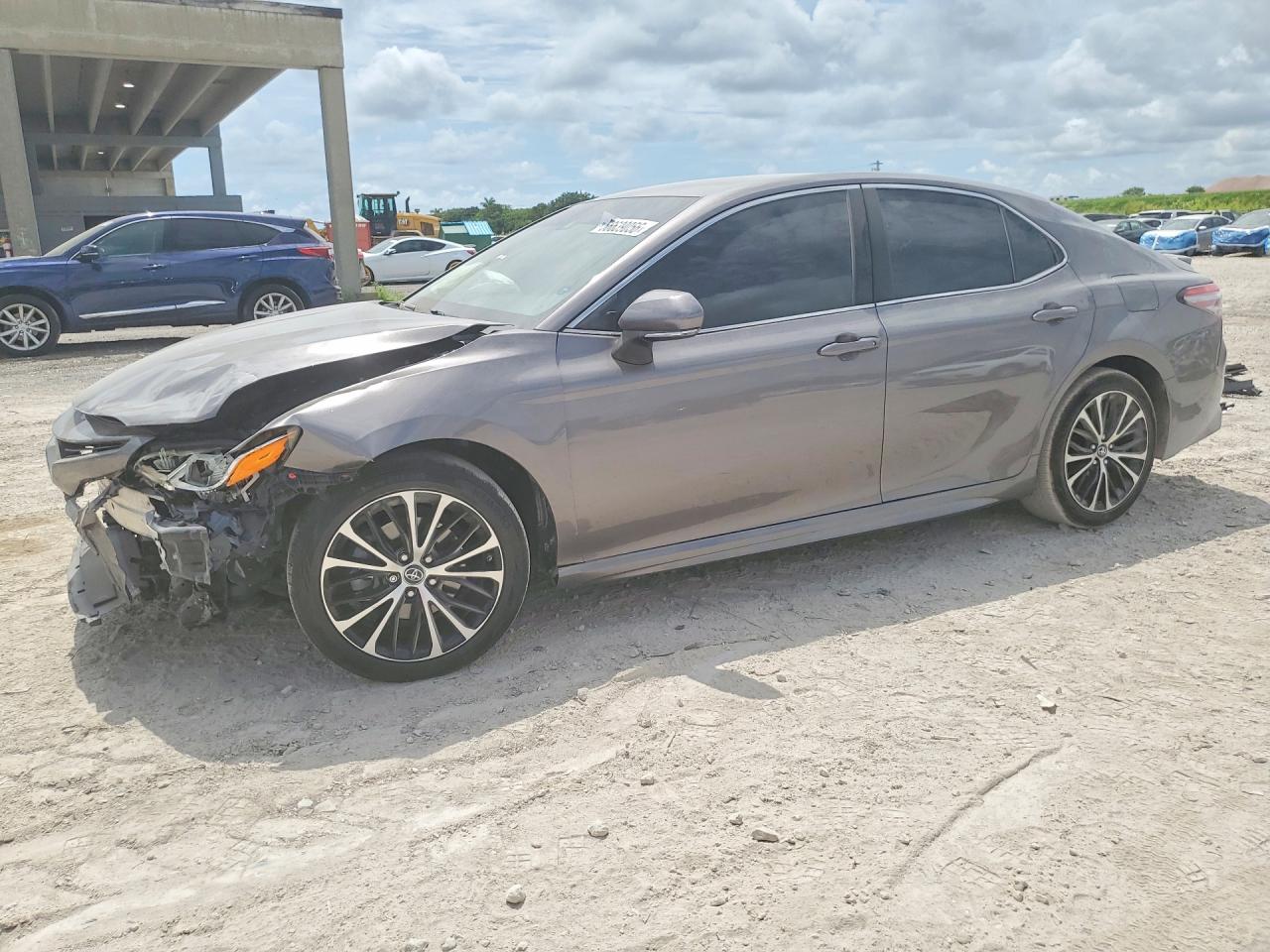 2018 TOYOTA CAMRY