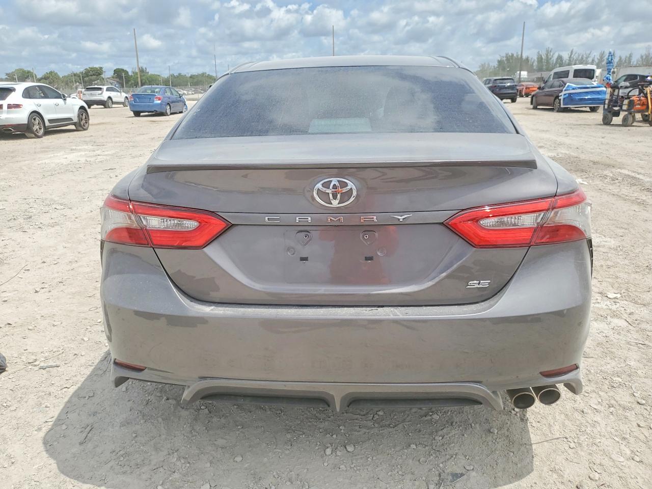 2018 TOYOTA CAMRY