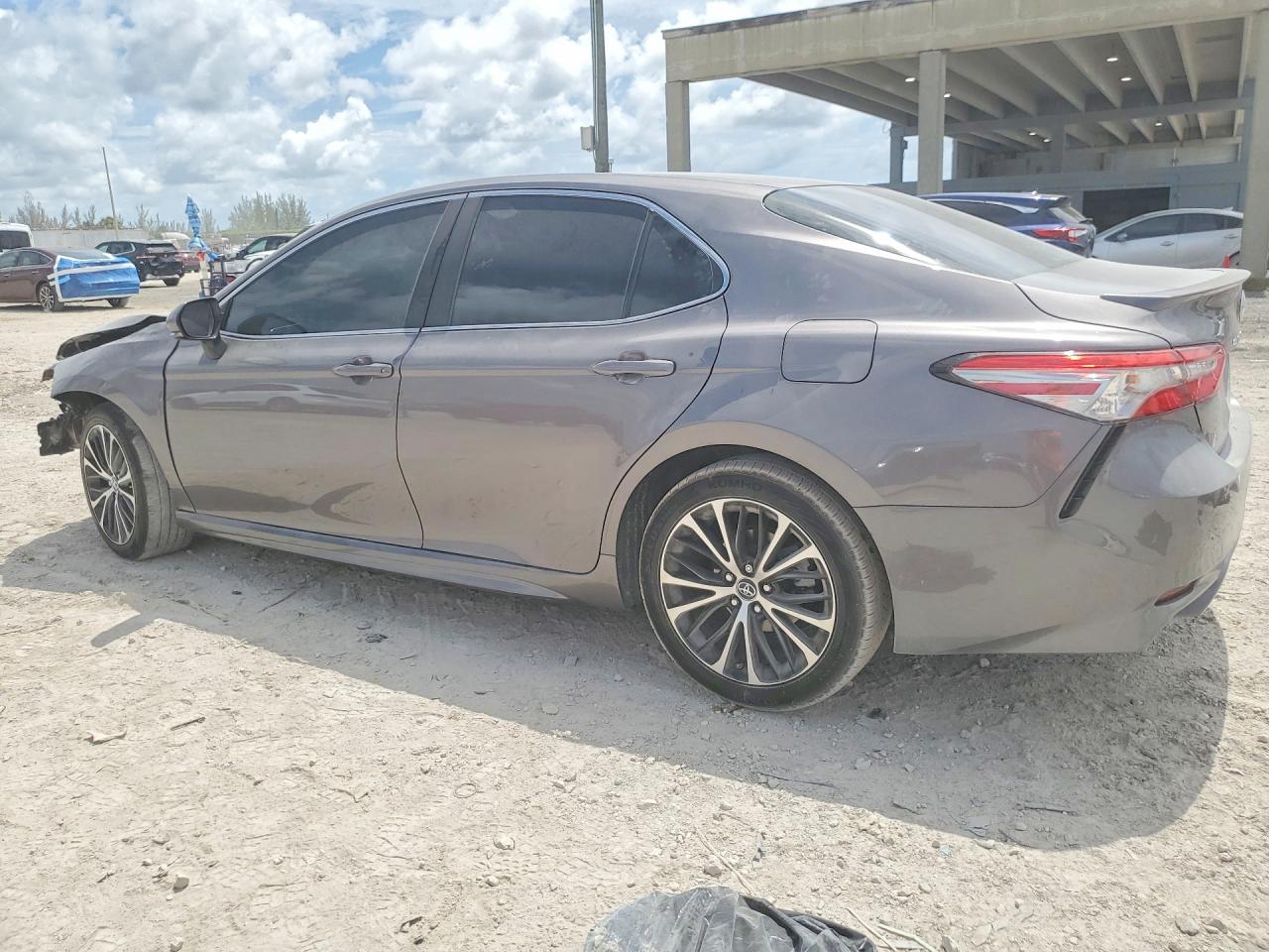 2018 TOYOTA CAMRY