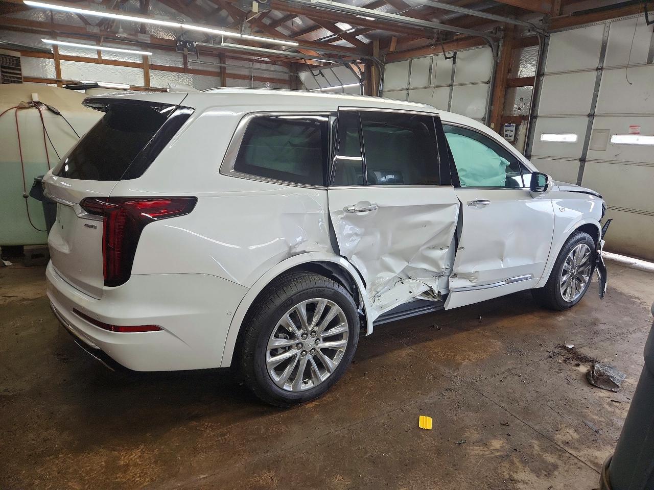 2023 CADILLAC XT6