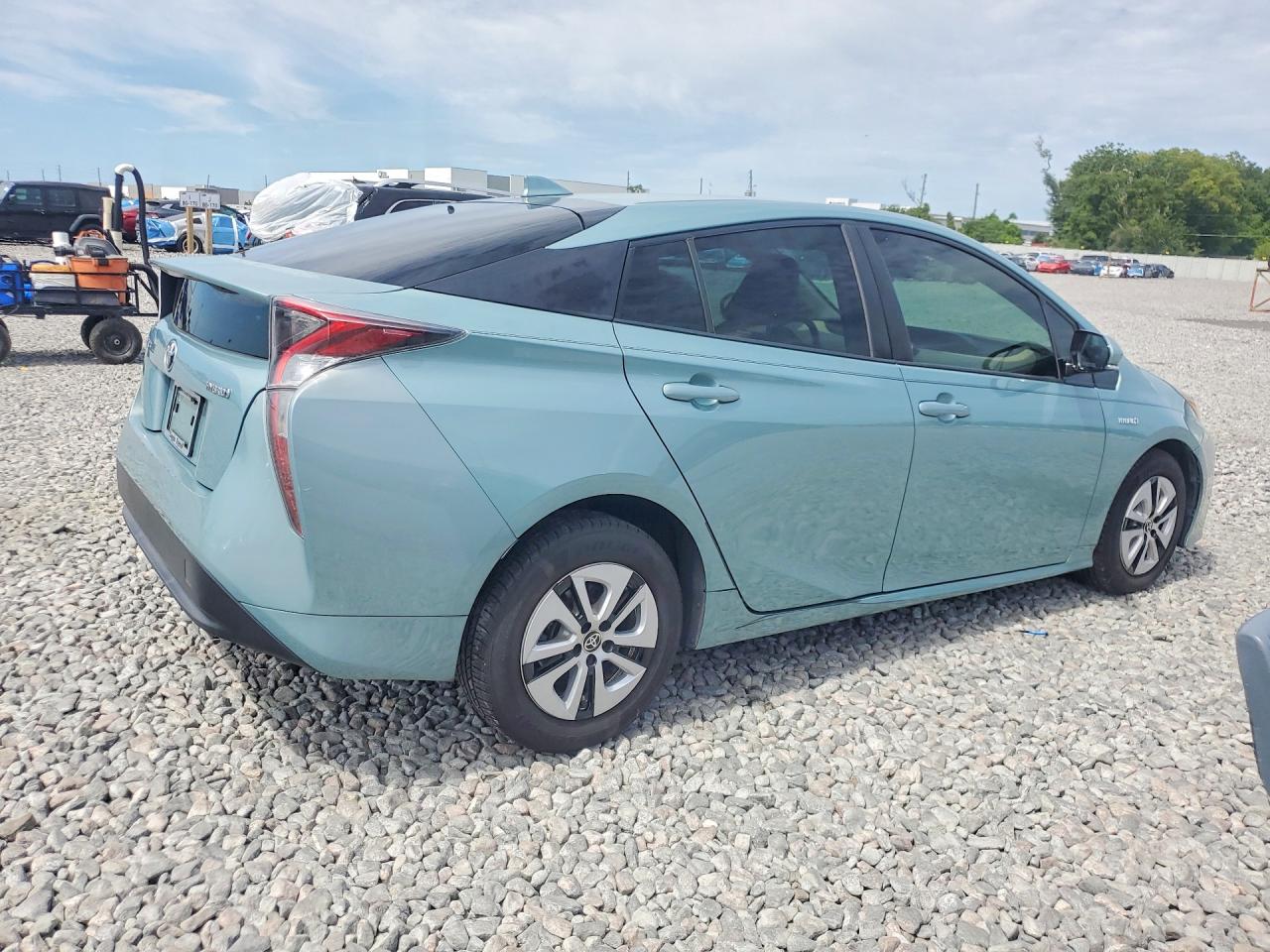 2016 TOYOTA PRIUS