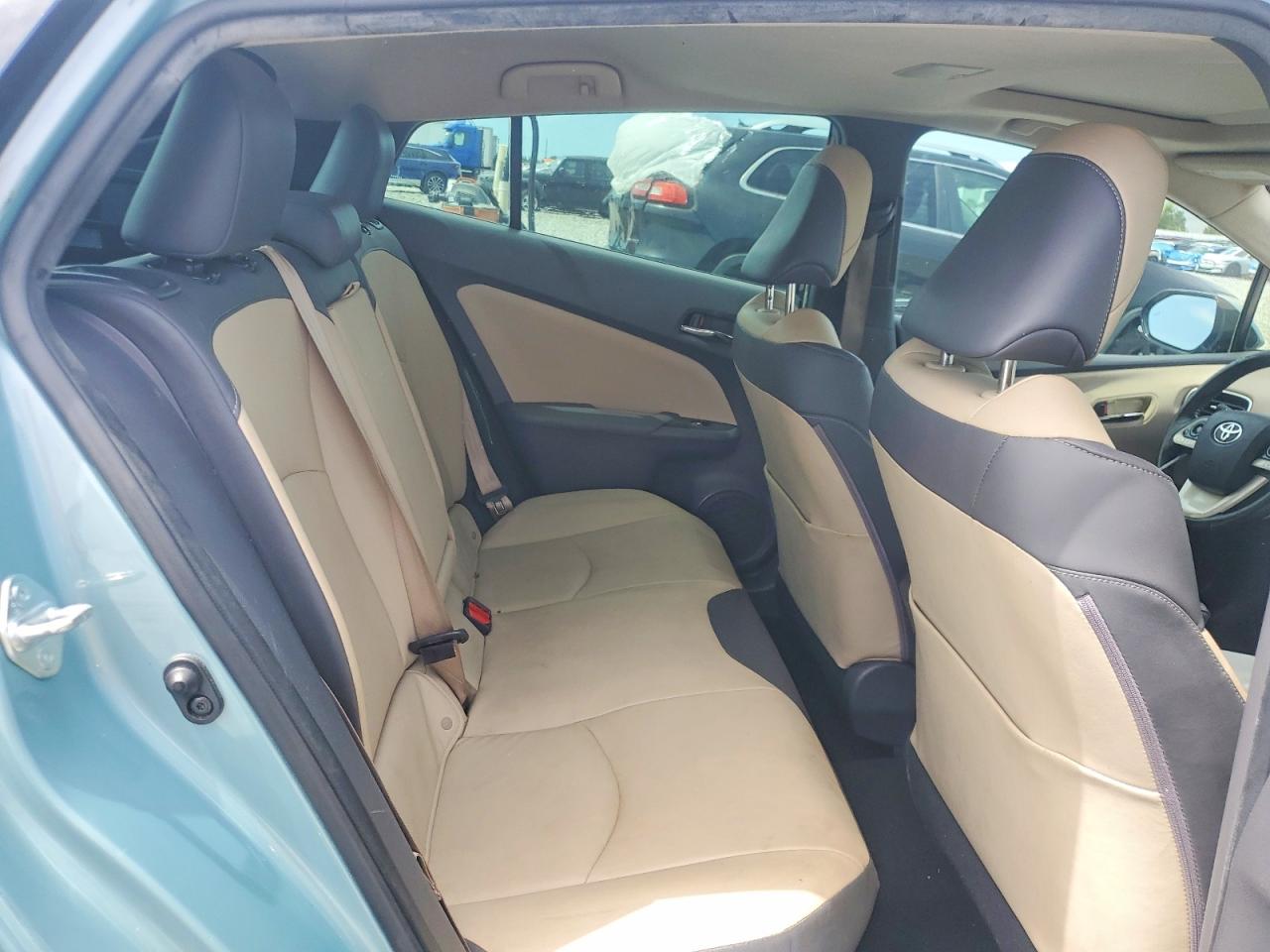 2016 TOYOTA PRIUS
