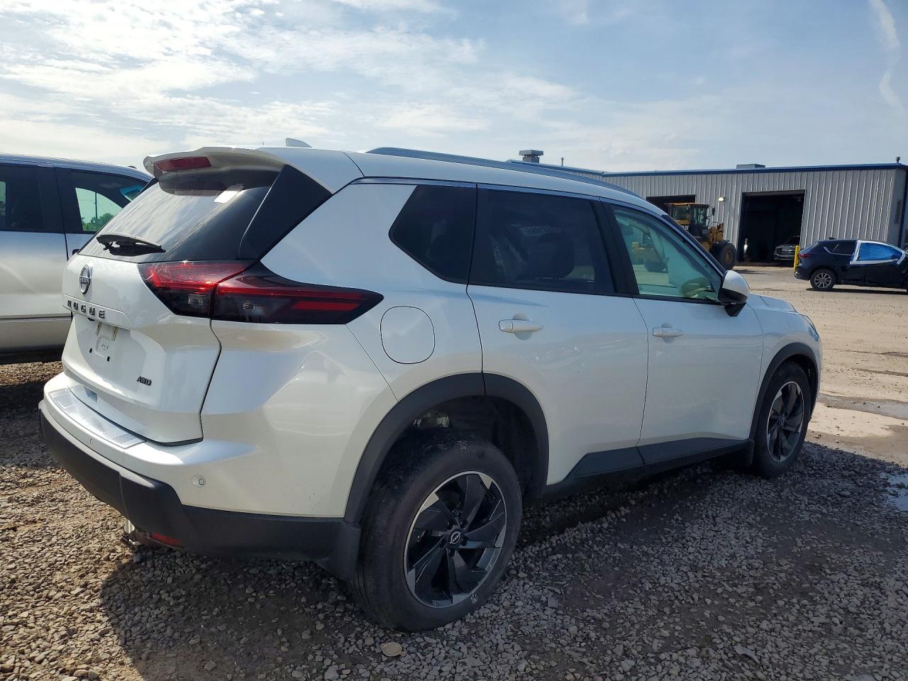 2025 NISSAN ROGUE