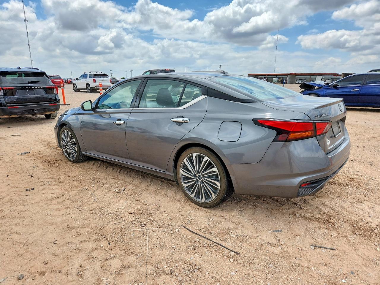 2023 NISSAN ALTIMA