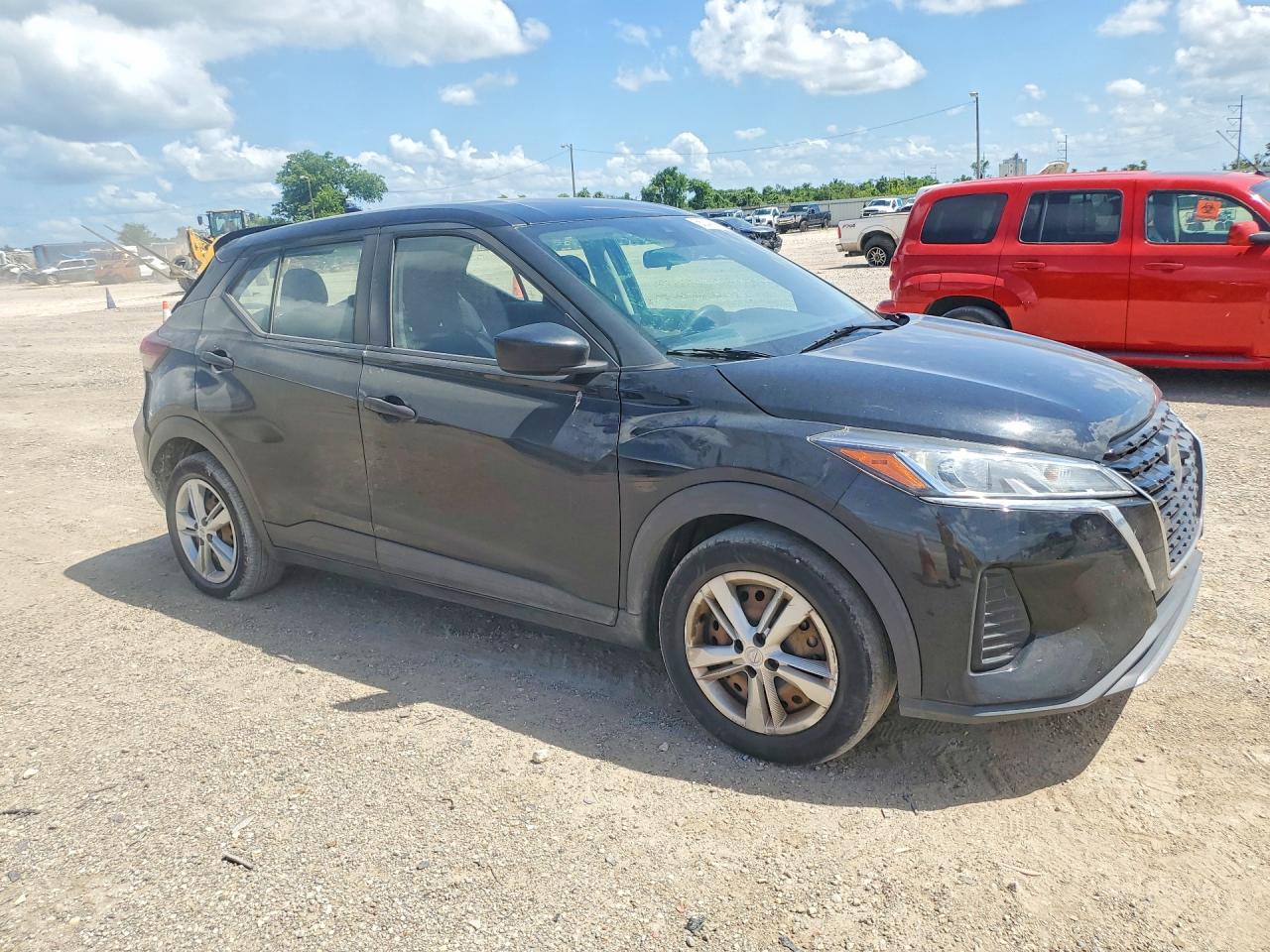 2021 NISSAN KICKS