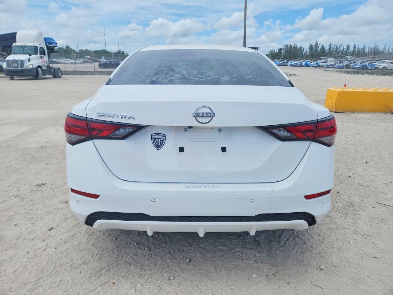 2024 NISSAN SENTRA