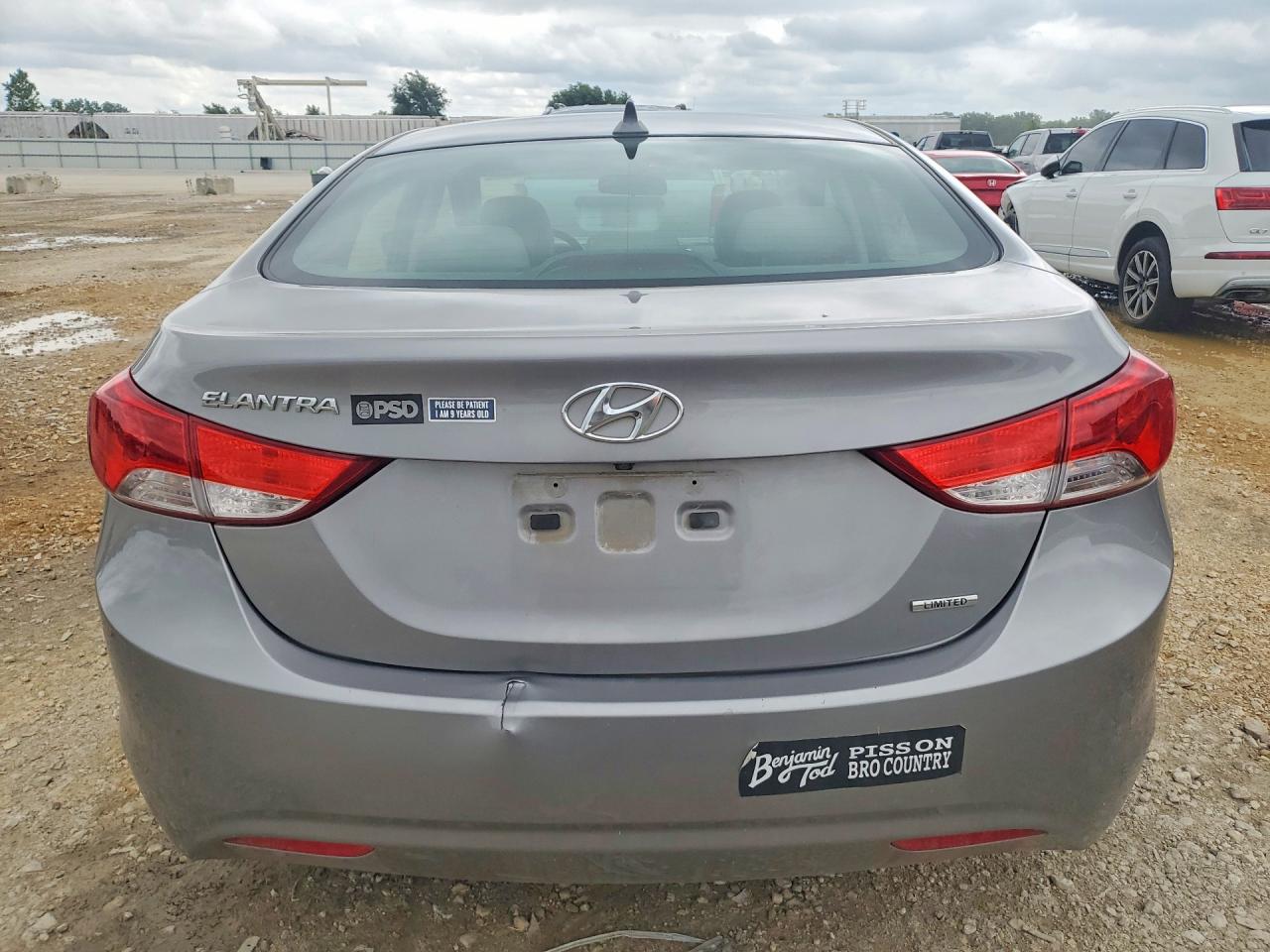 2011 HYUNDAI ELANTRA