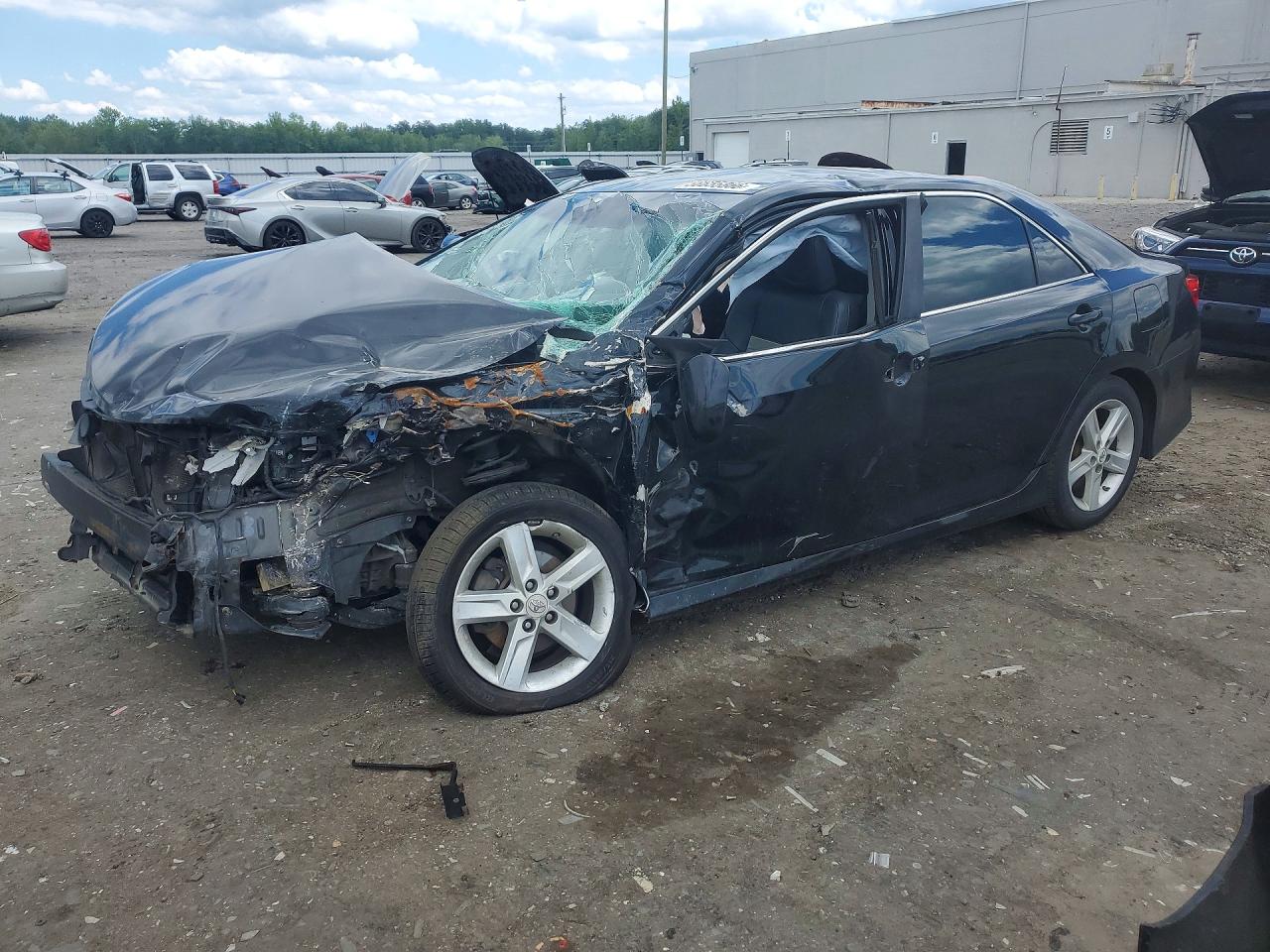 2012 TOYOTA CAMRY