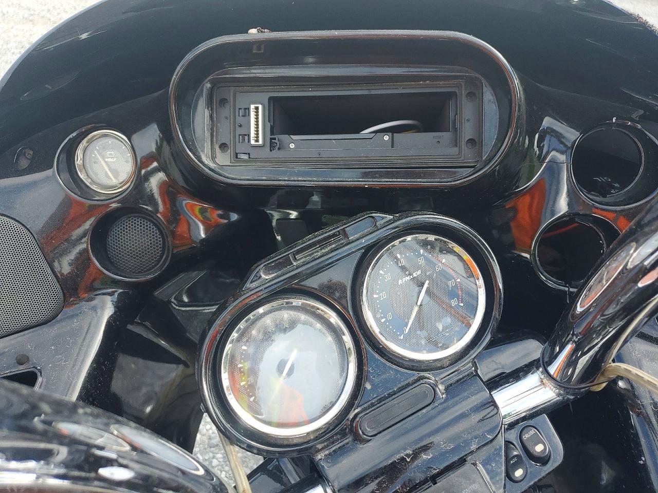 2011 HARLEY DAVIDSON FLSE