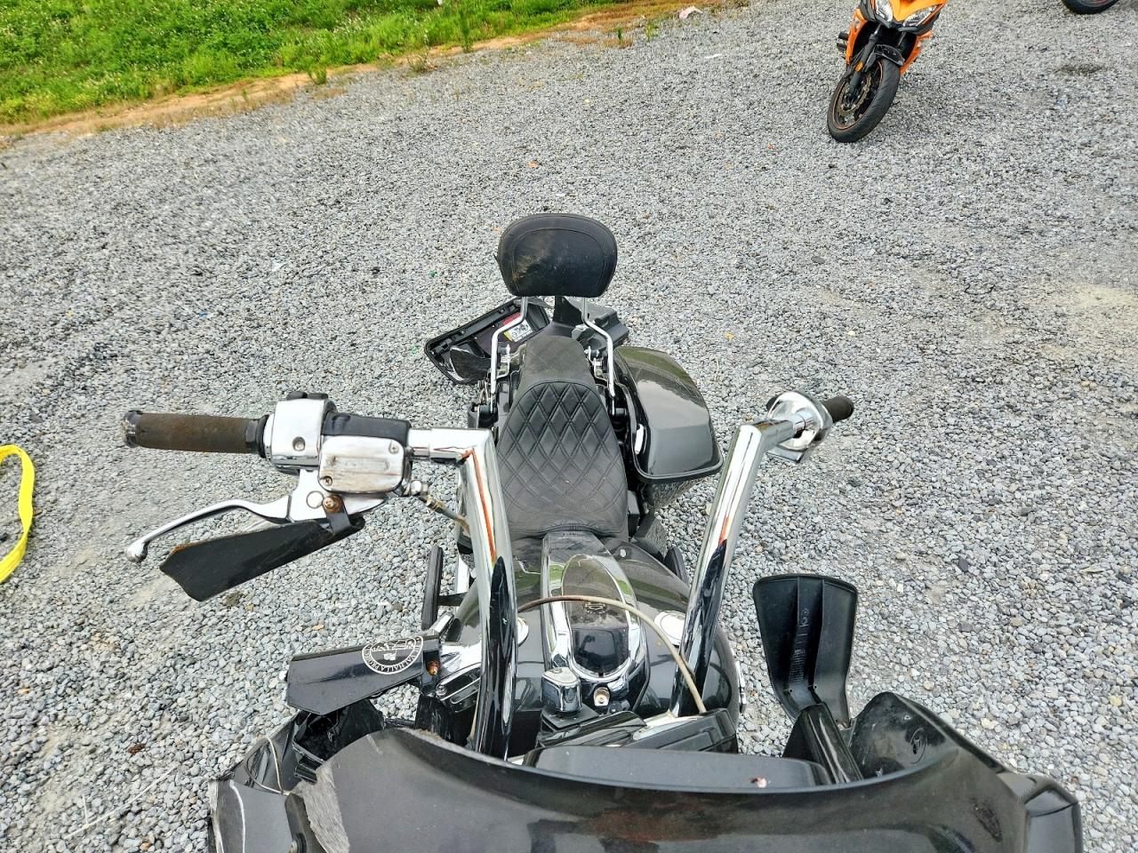 2011 HARLEY DAVIDSON FLSE