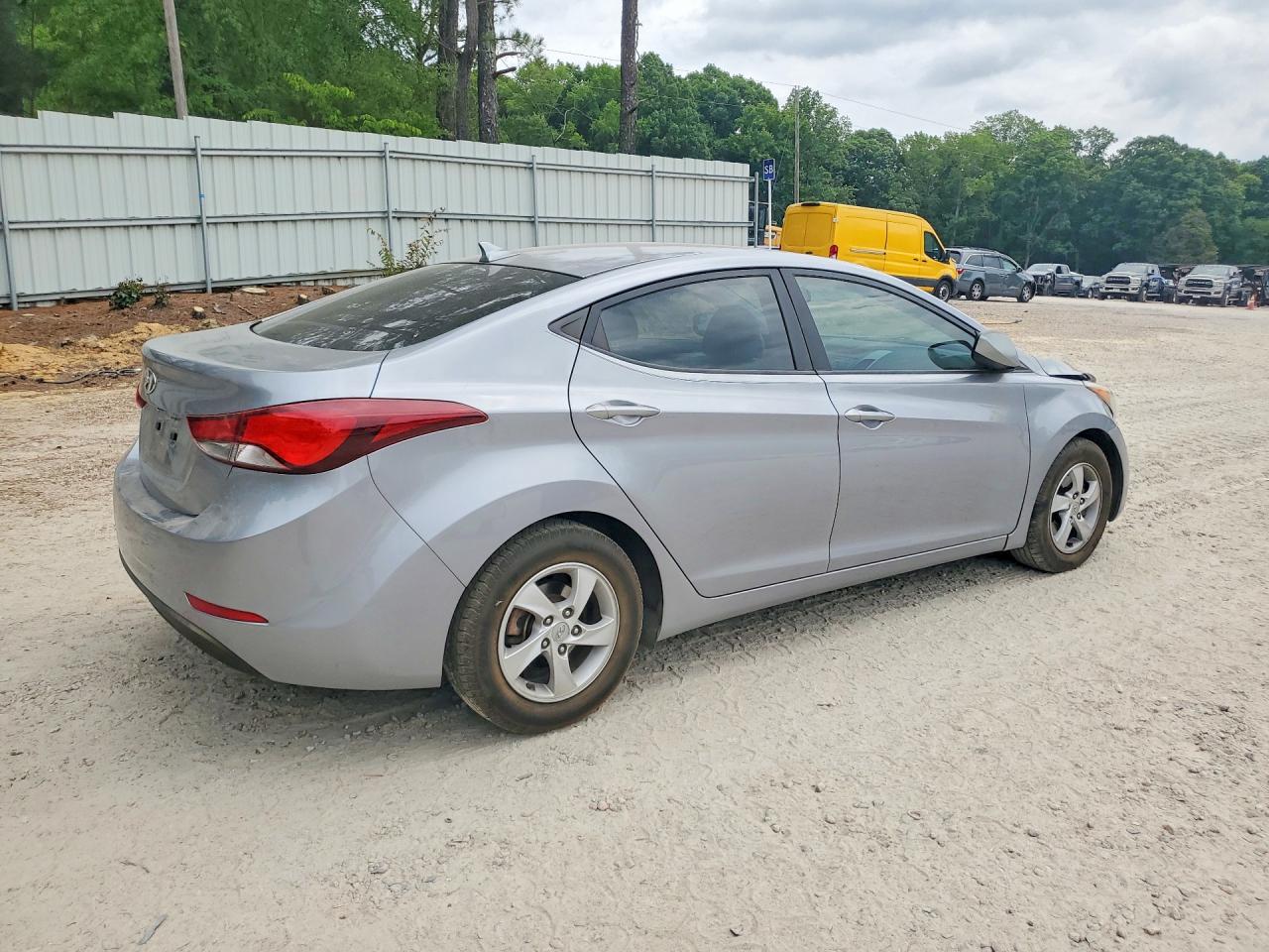 2015 HYUNDAI ELANTRA