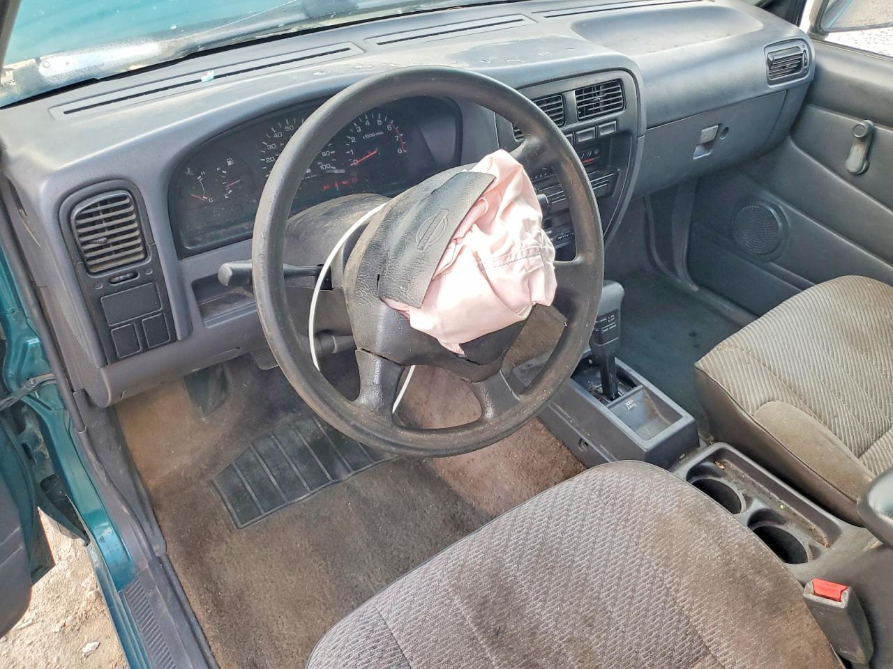 1997 NISSAN NAVARA