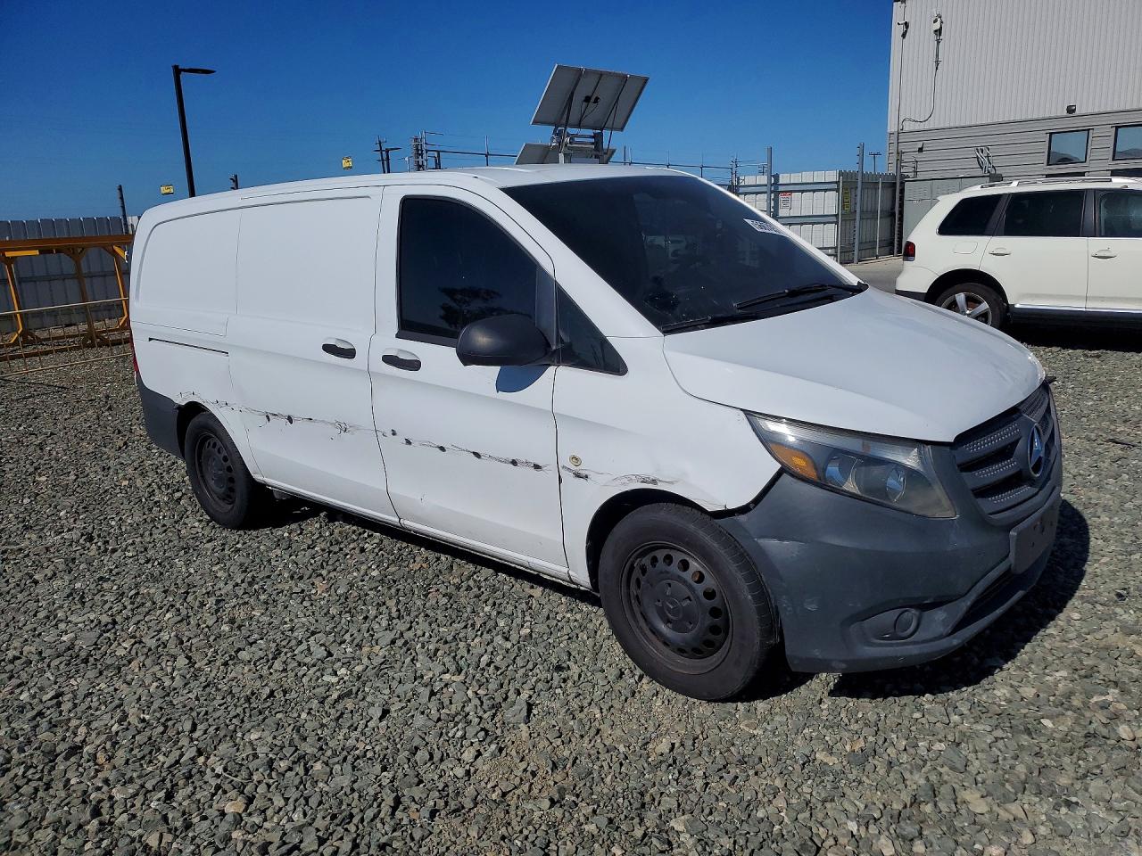2017 MERCEDES BENZ METRIS