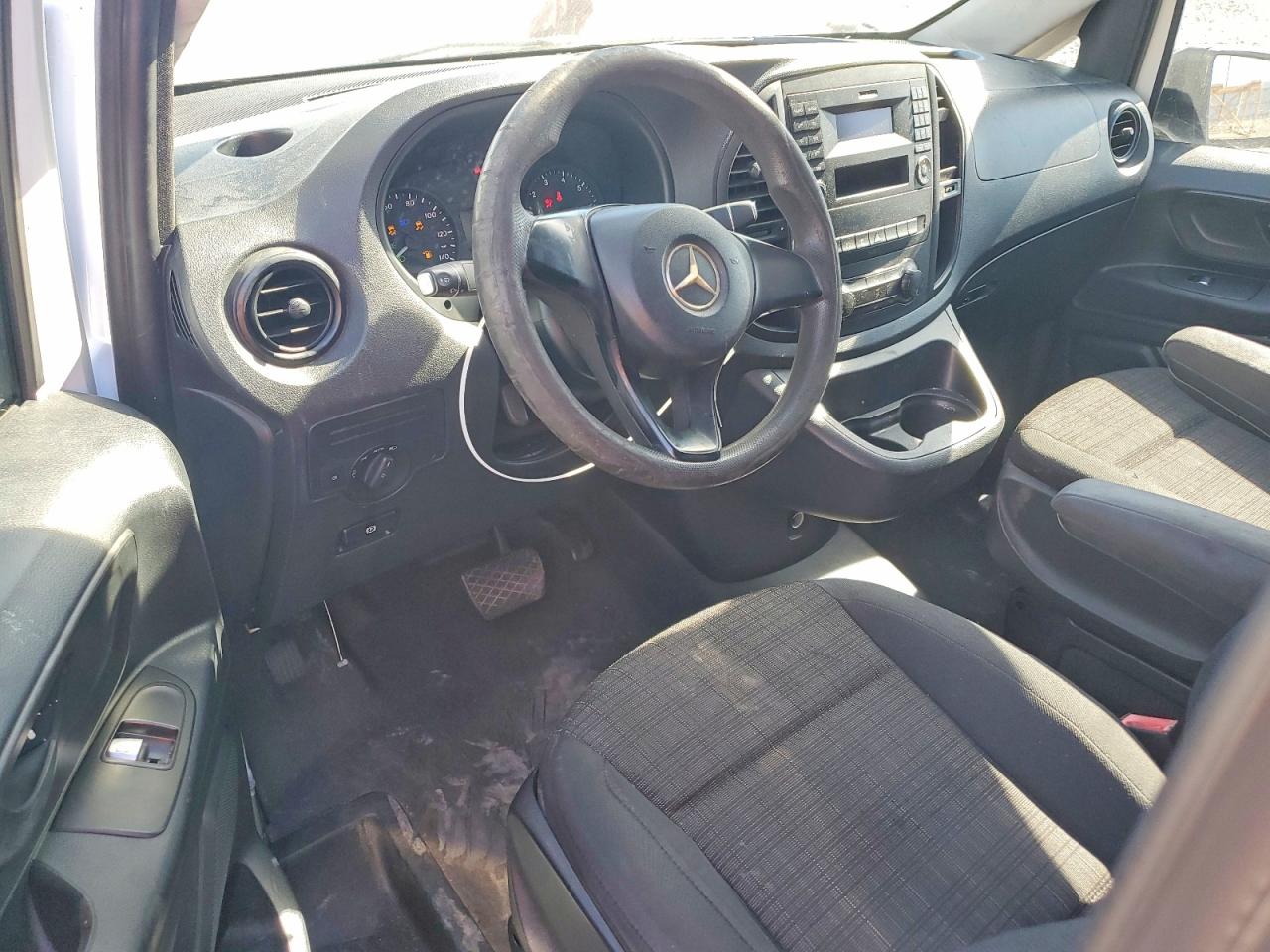 2017 MERCEDES BENZ METRIS