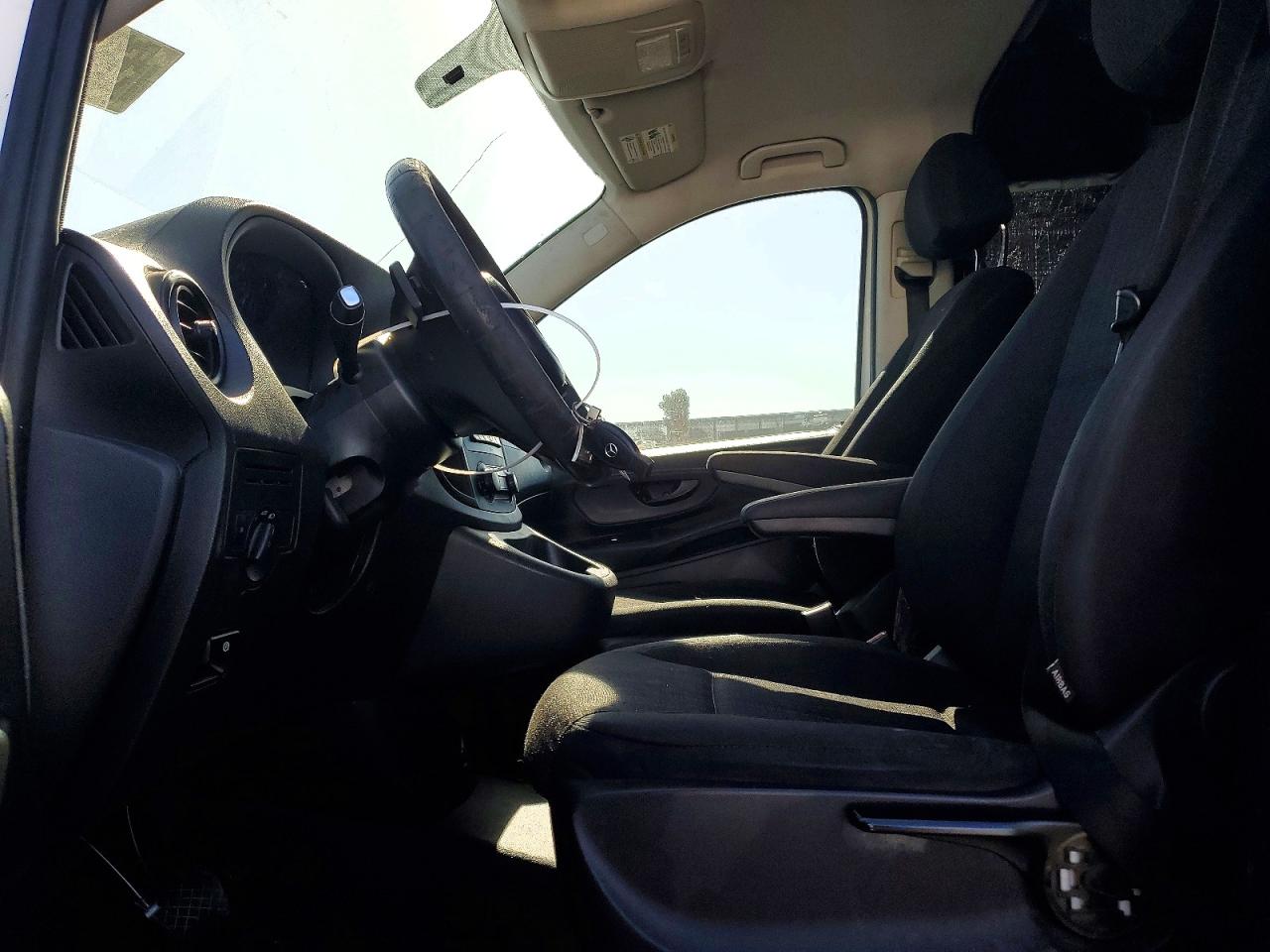 2017 MERCEDES BENZ METRIS