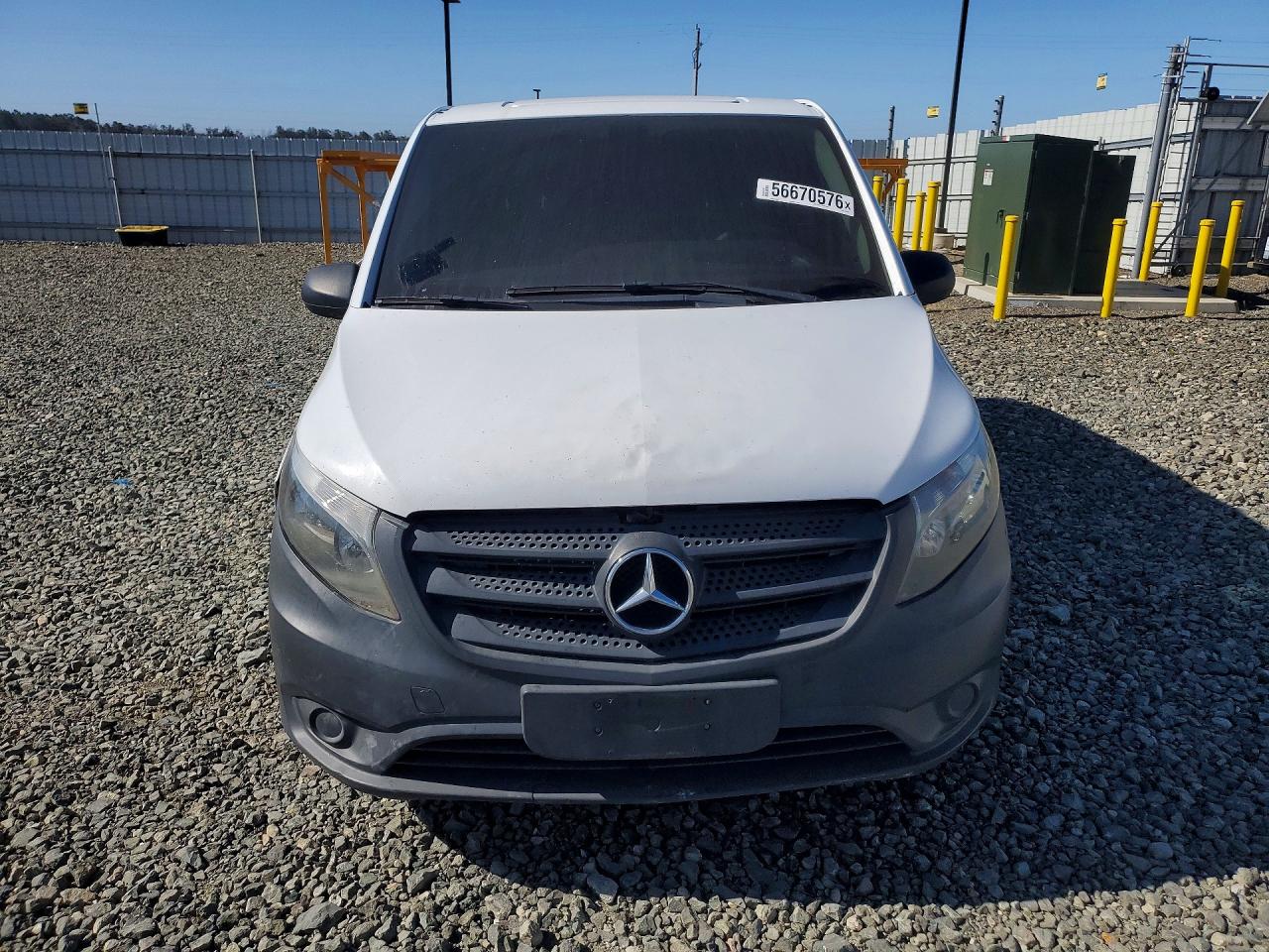 2017 MERCEDES BENZ METRIS