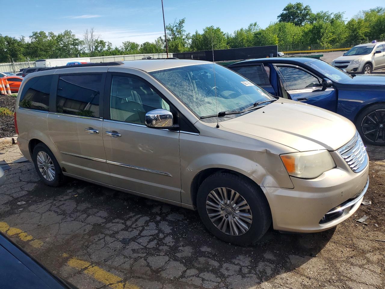 2012 CHRYSLER MINIVAN