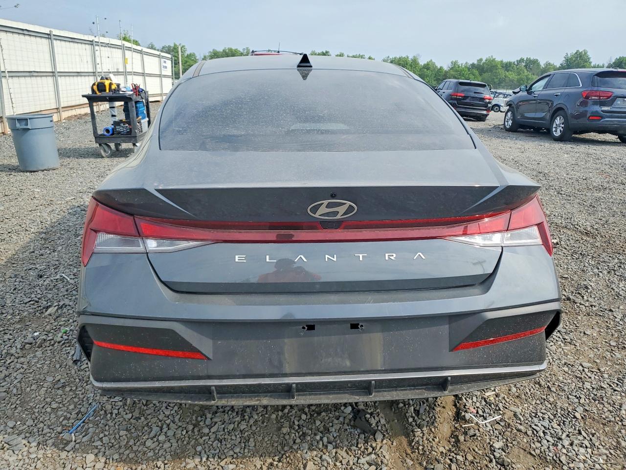 2024 HYUNDAI ELANTRA