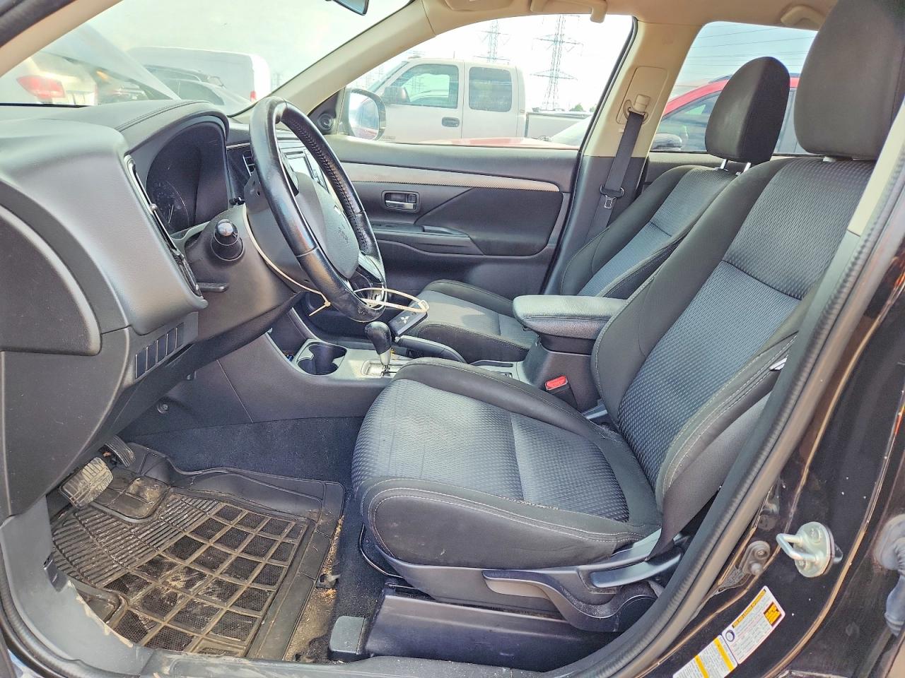 2016 MITSUBISHI OUTLANDER