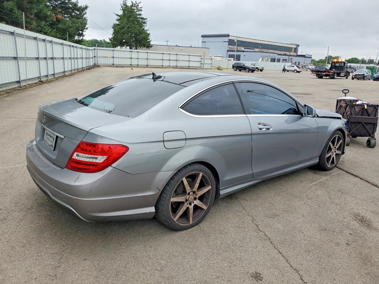 2015 MERCEDES-BENZ C-CLASS