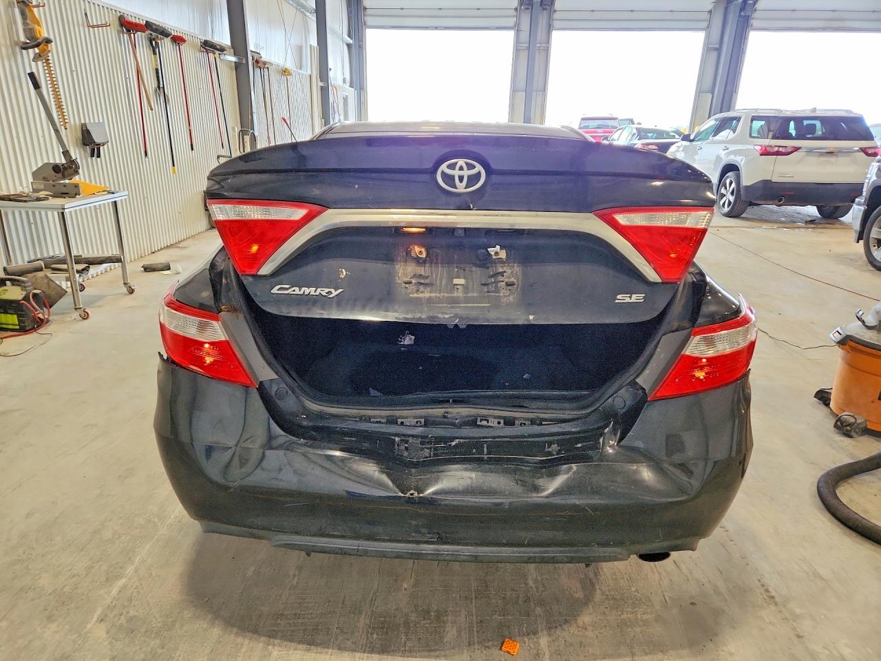 2016 TOYOTA CAMRY