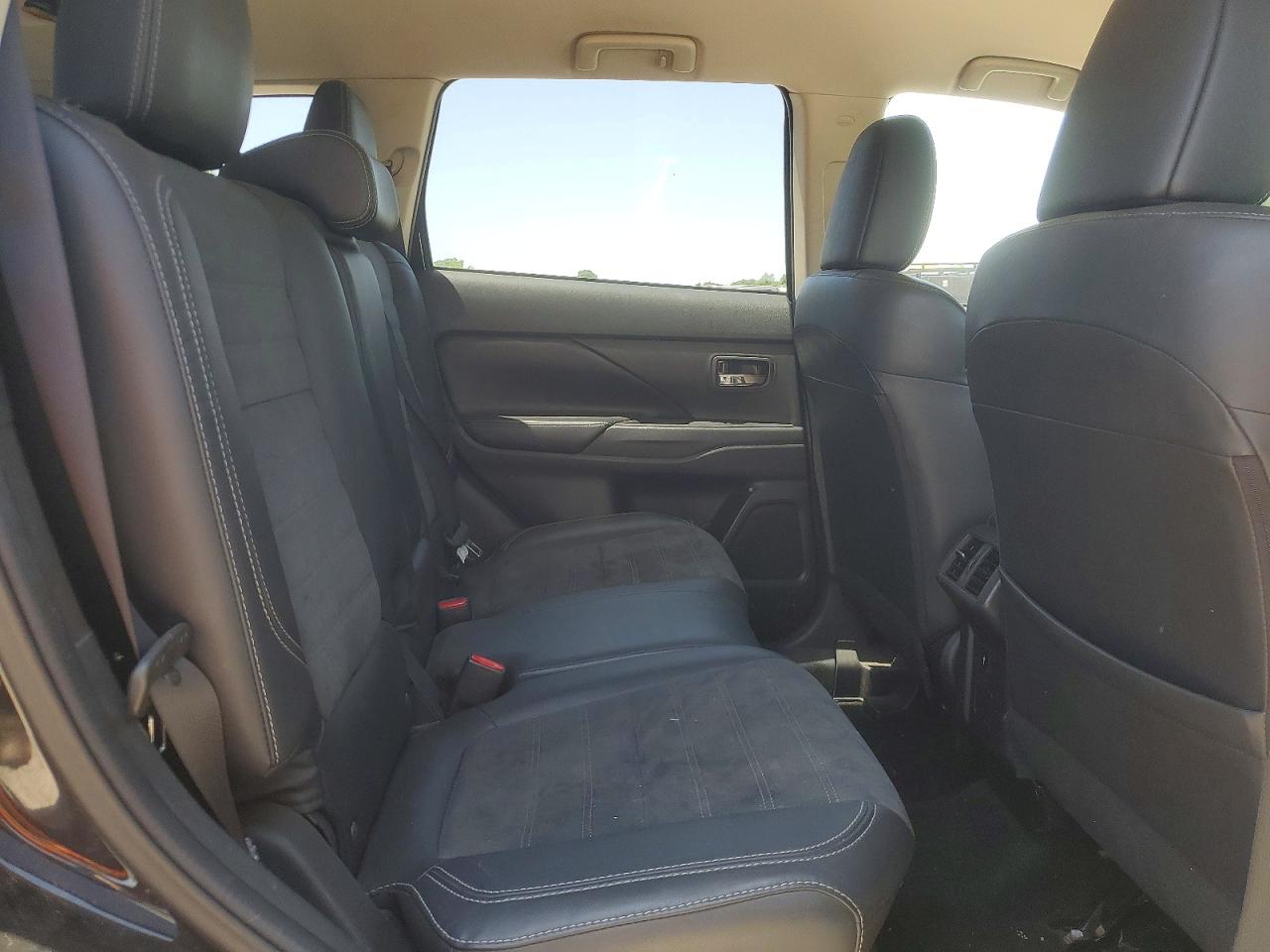 2019 MITSUBISHI OUTLANDER