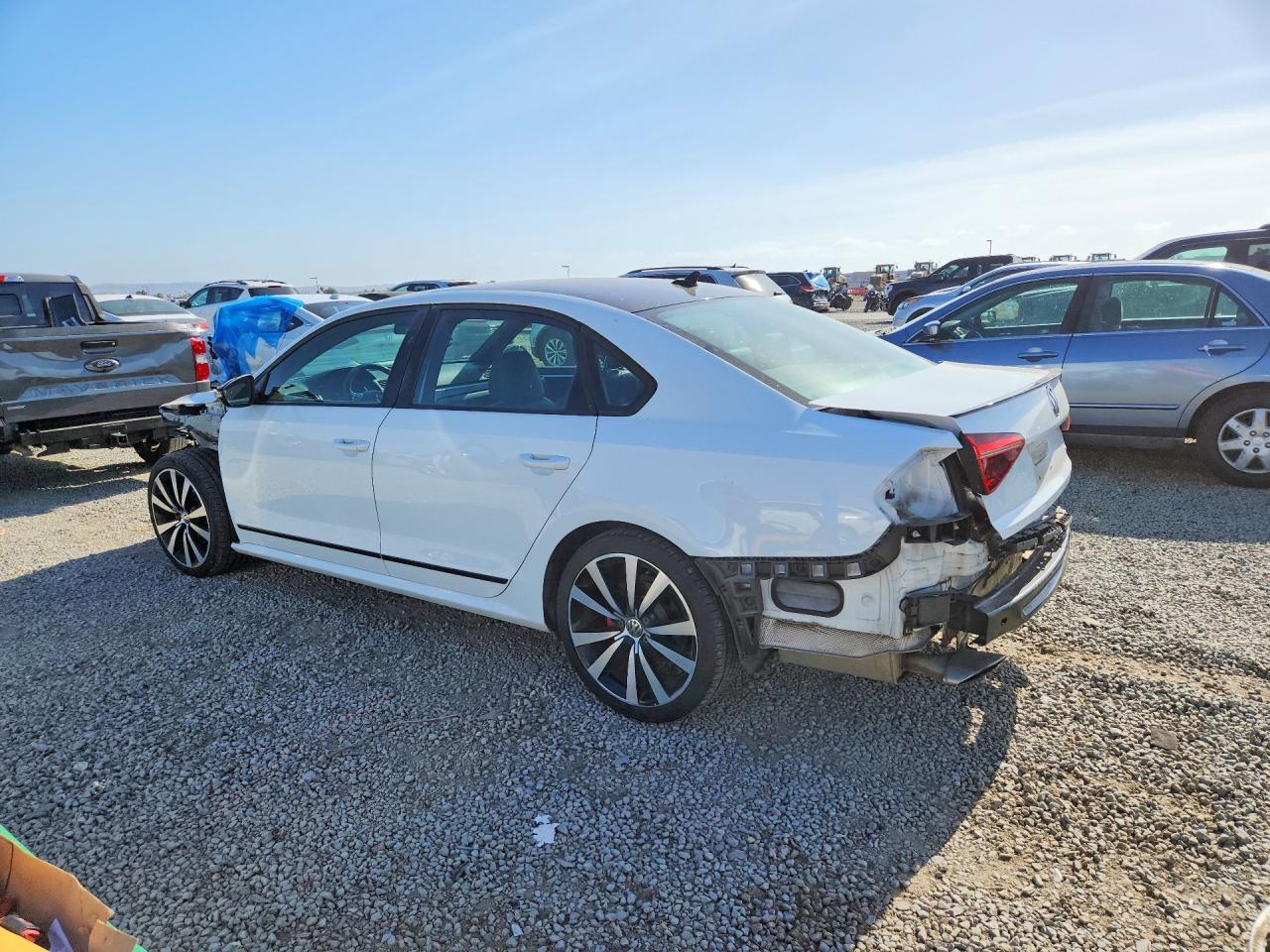 2018 VOLKSWAGEN PASSAT