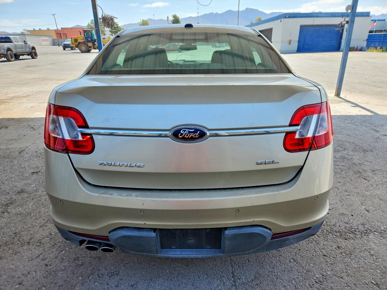 2010 FORD TAURUS