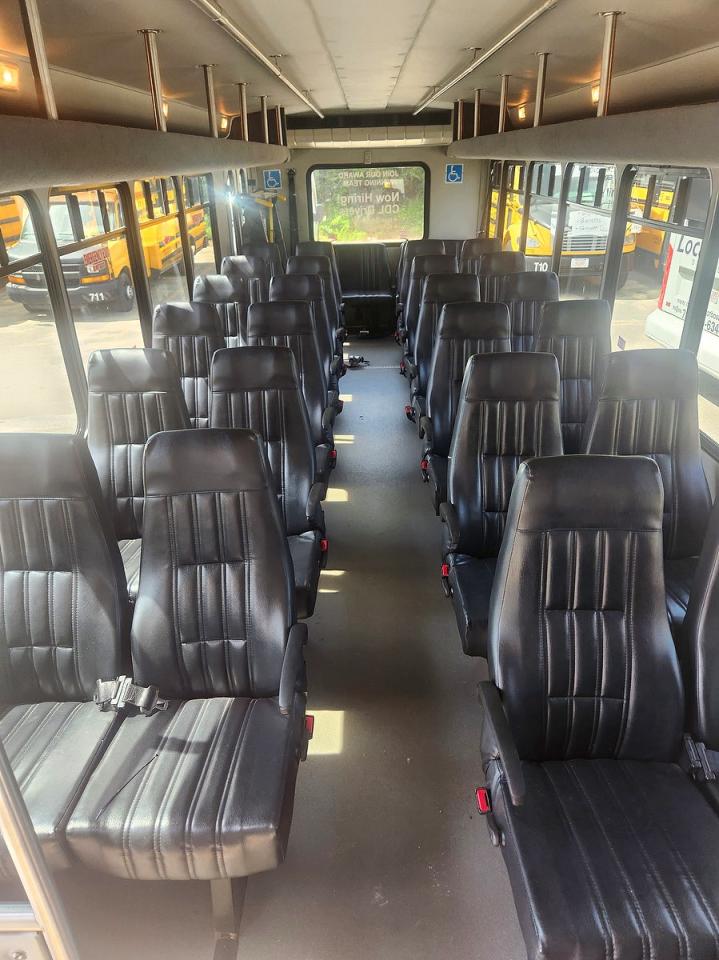 2013 IC CORPORATION 3000 AC