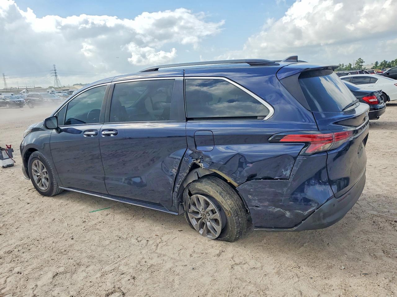 2022 TOYOTA SIENNA