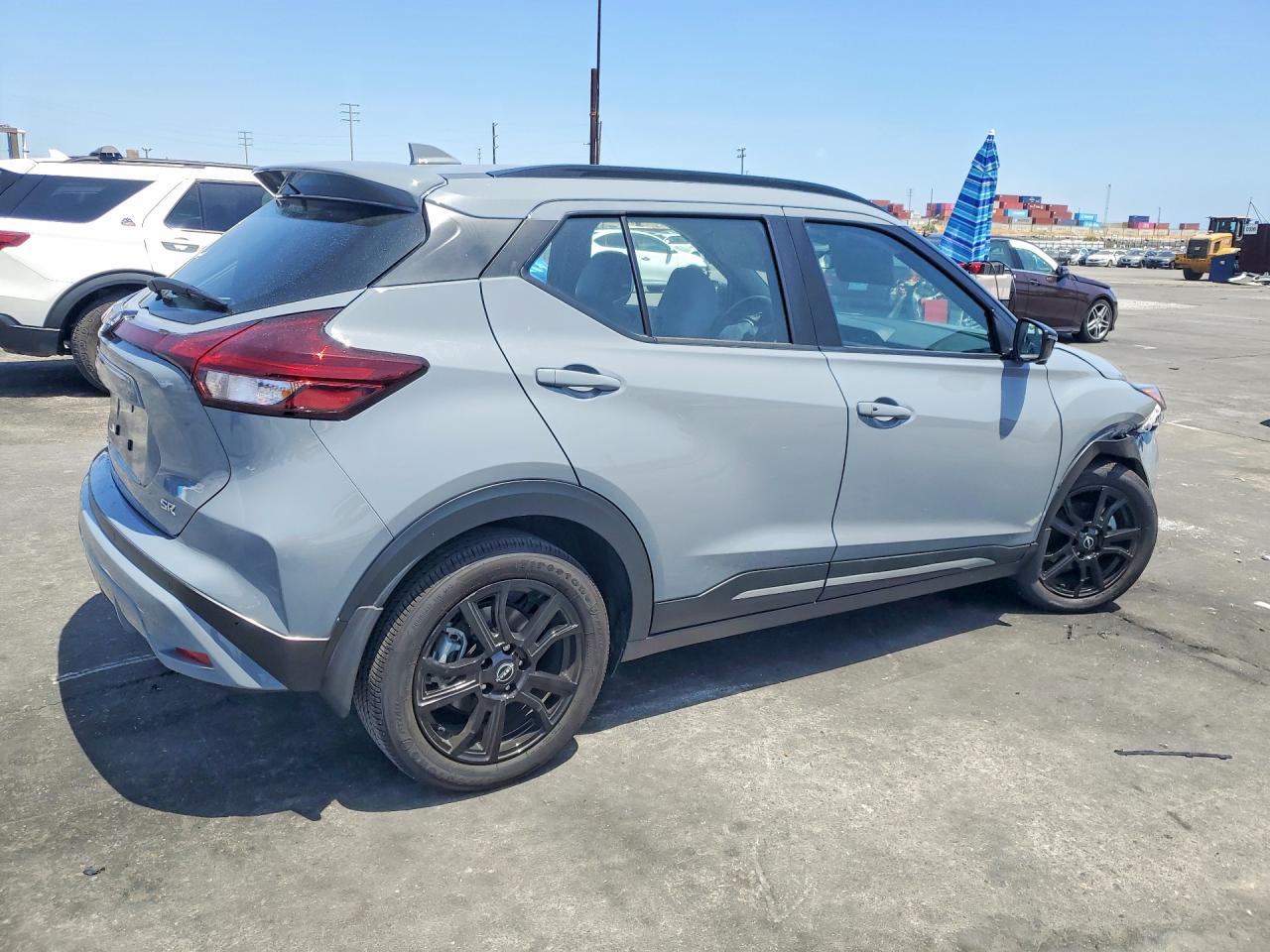2024 NISSAN KICKS