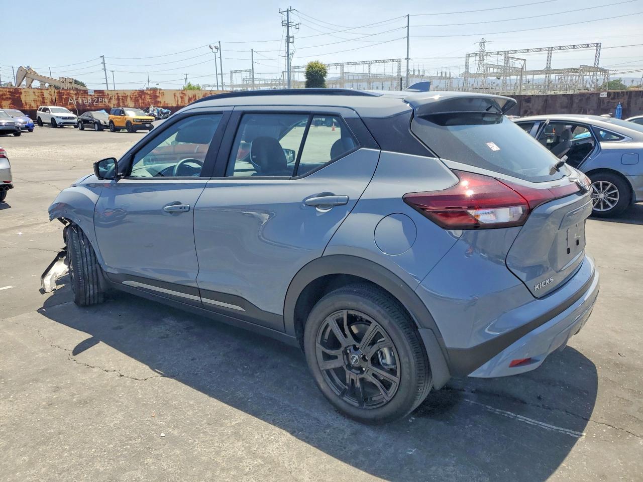 2024 NISSAN KICKS