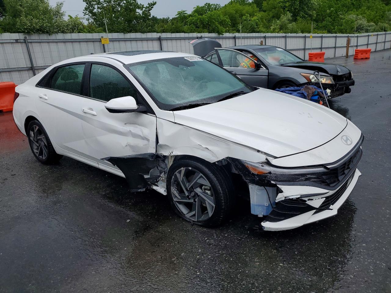2024 HYUNDAI ELANTRA
