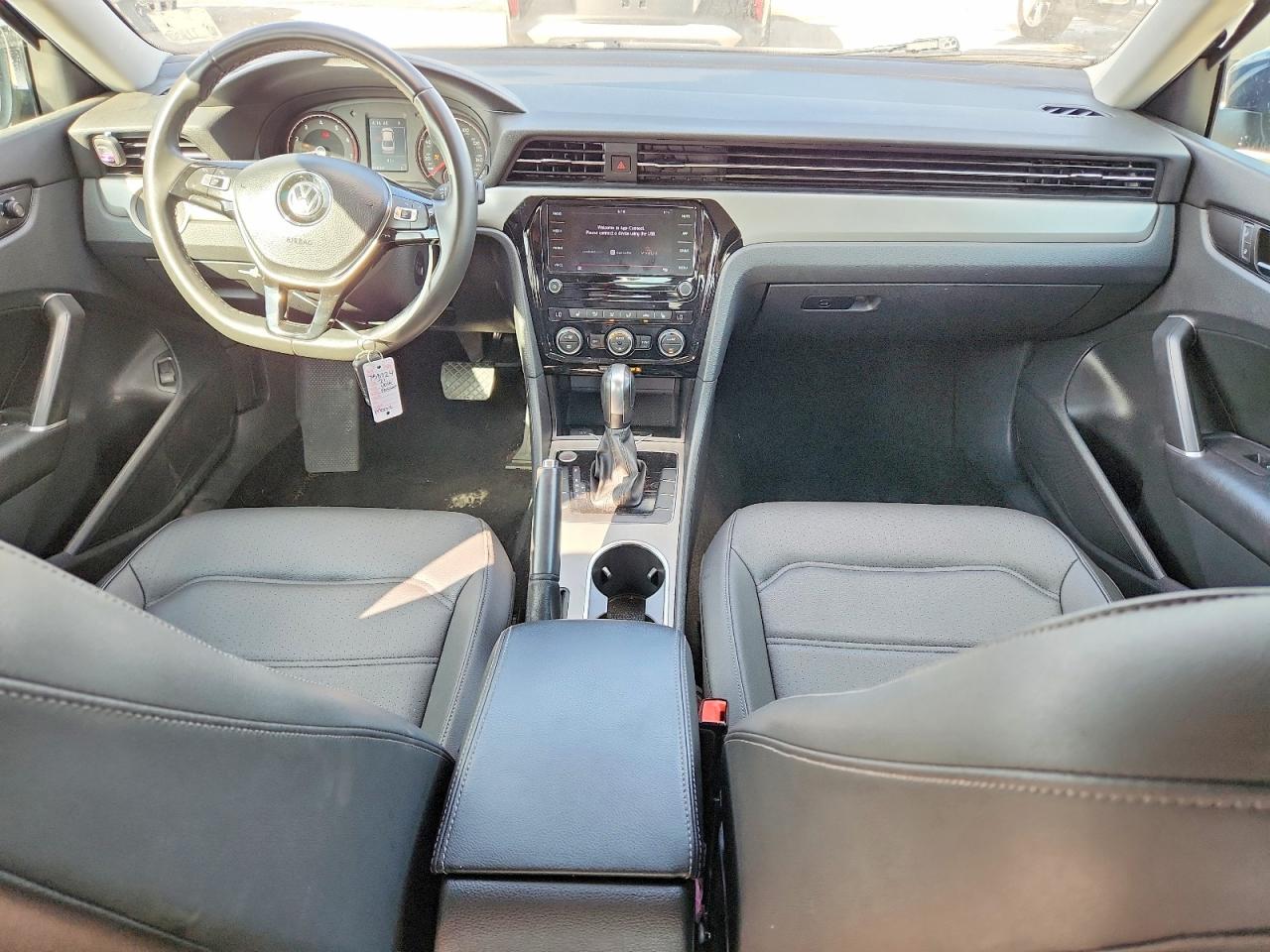 2021 VOLKSWAGEN PASSAT