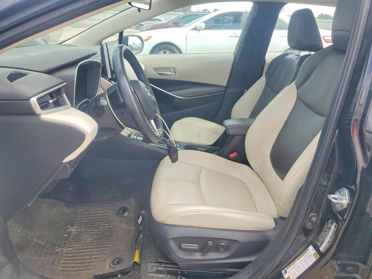 2022 TOYOTA COROLLA