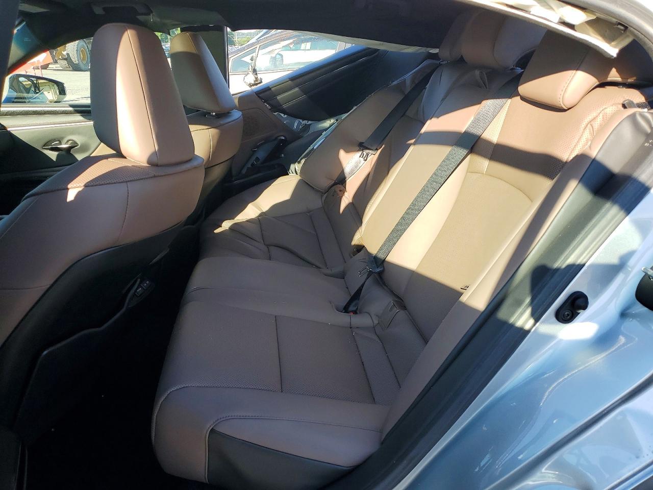 2023 LEXUS ES350