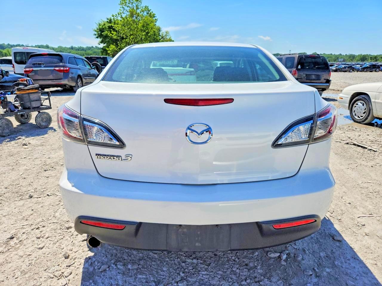 2010 MAZDA 3