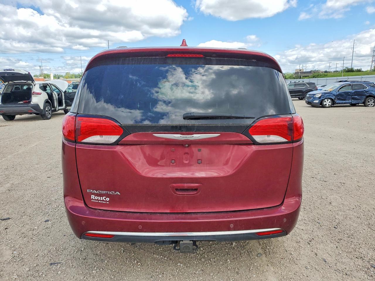 2017 CHRYSLER PACIFICA
