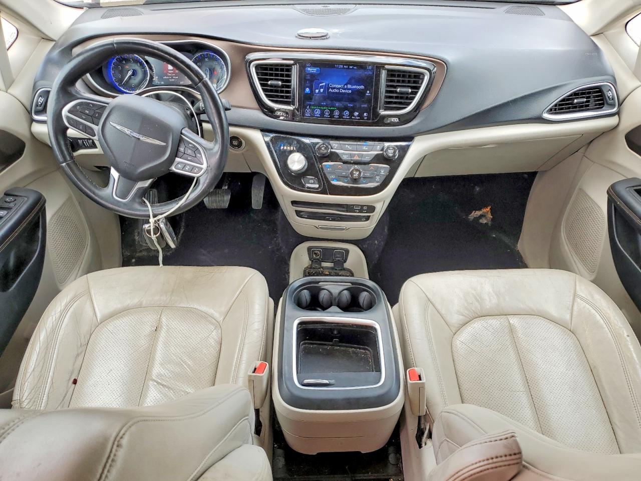 2017 CHRYSLER PACIFICA