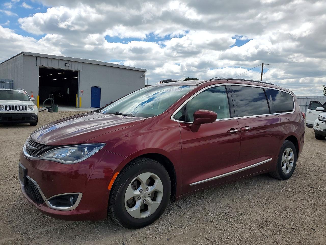 2017 CHRYSLER PACIFICA