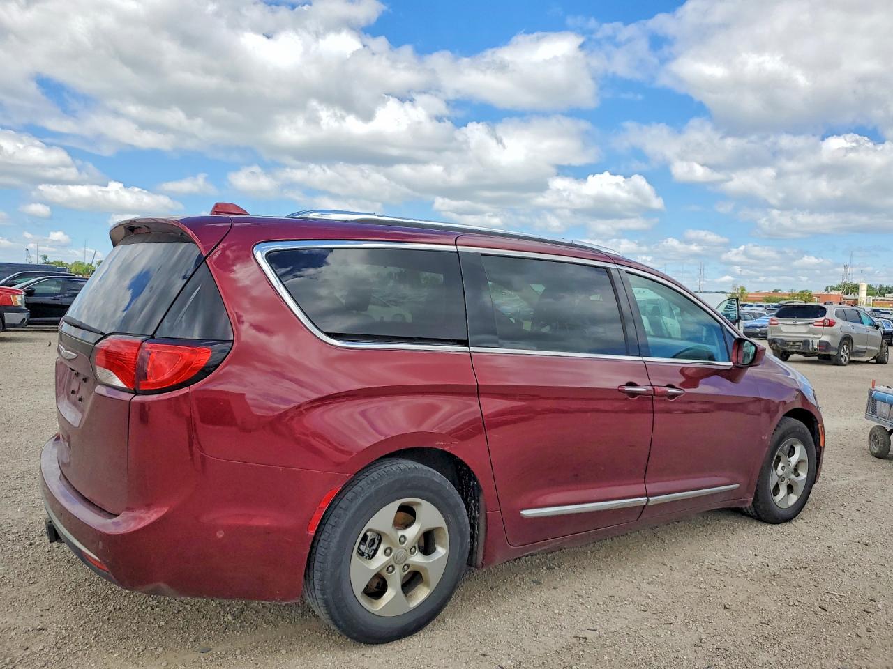 2017 CHRYSLER PACIFICA