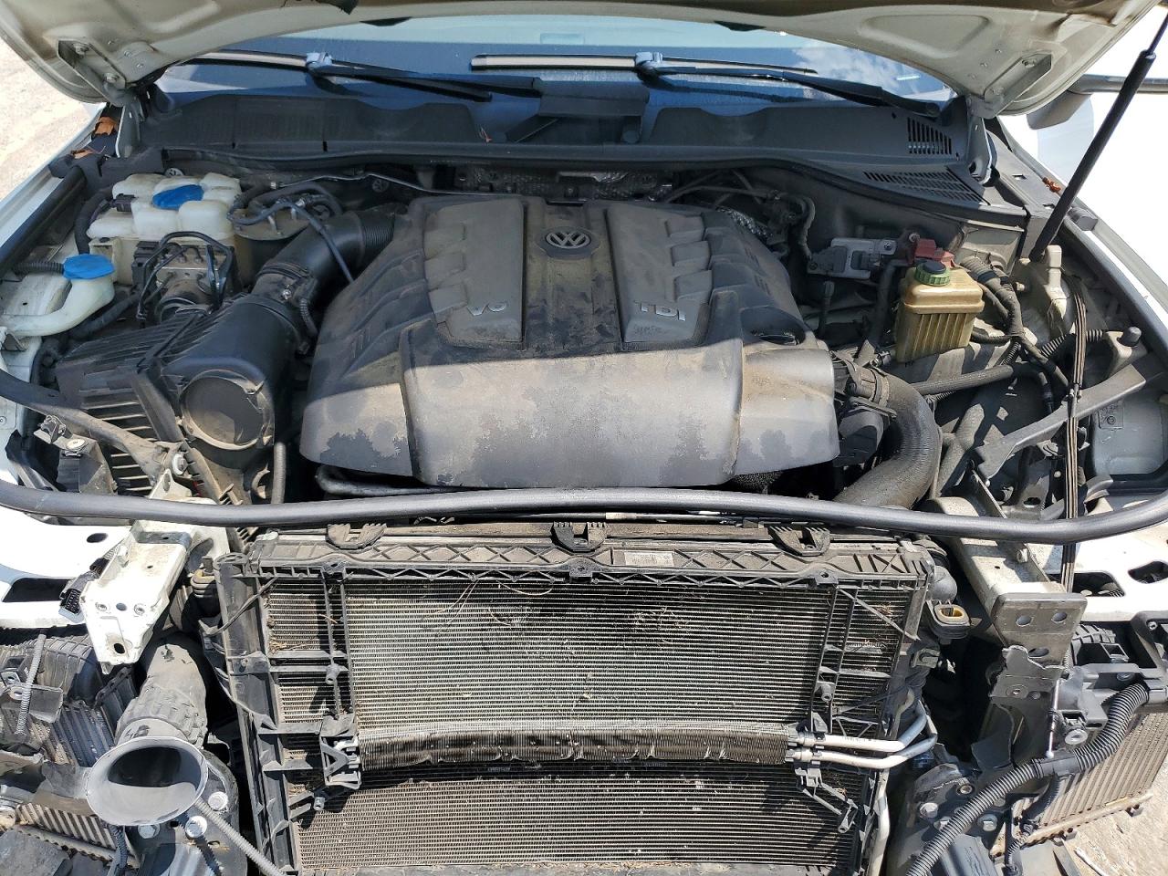 2014 VOLKSWAGEN TOUAREG