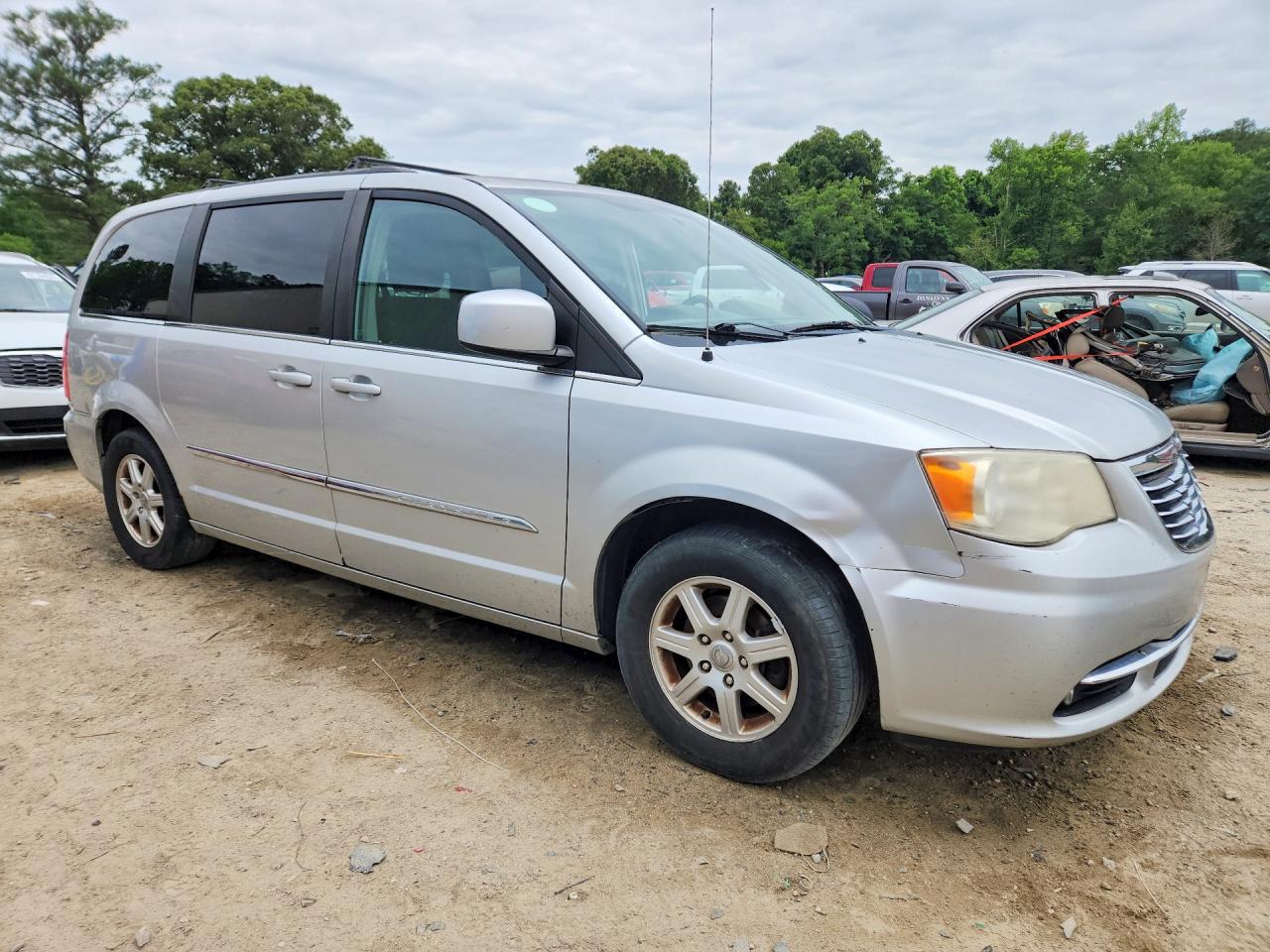 2011 CHRYSLER MINIVAN