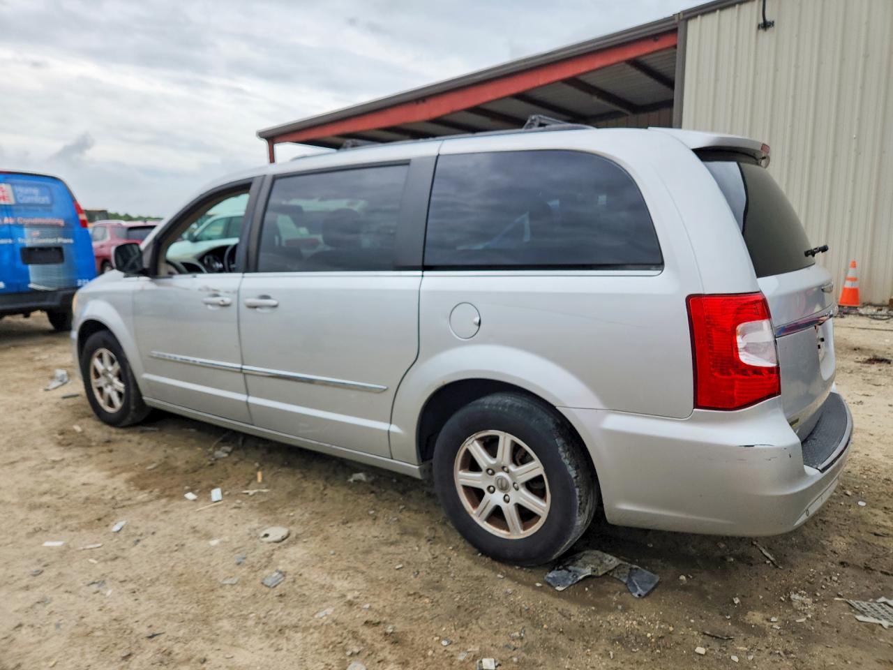 2011 CHRYSLER MINIVAN